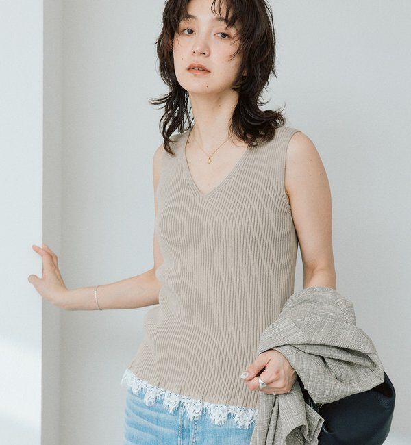  「【ほどよい華やかさをプラス/セットアップ対応可】レースヘムスリーブレスニット」|ニット・セーター|