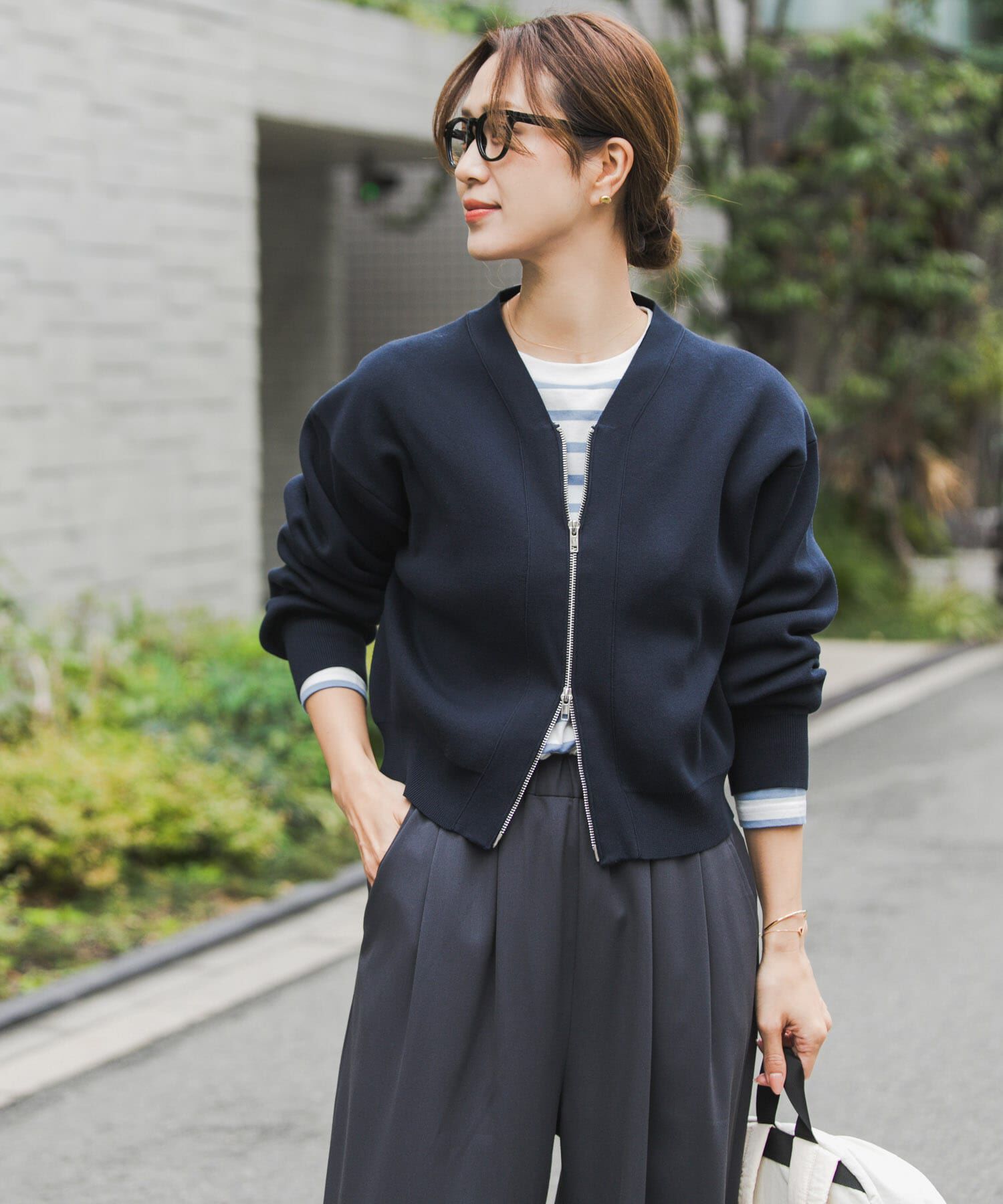 URBAN RESEARCH DOORS「『仁村紗和さん着用』『UR TECH Renew Knit』VネックZIPカーディガン」|カーディガン|