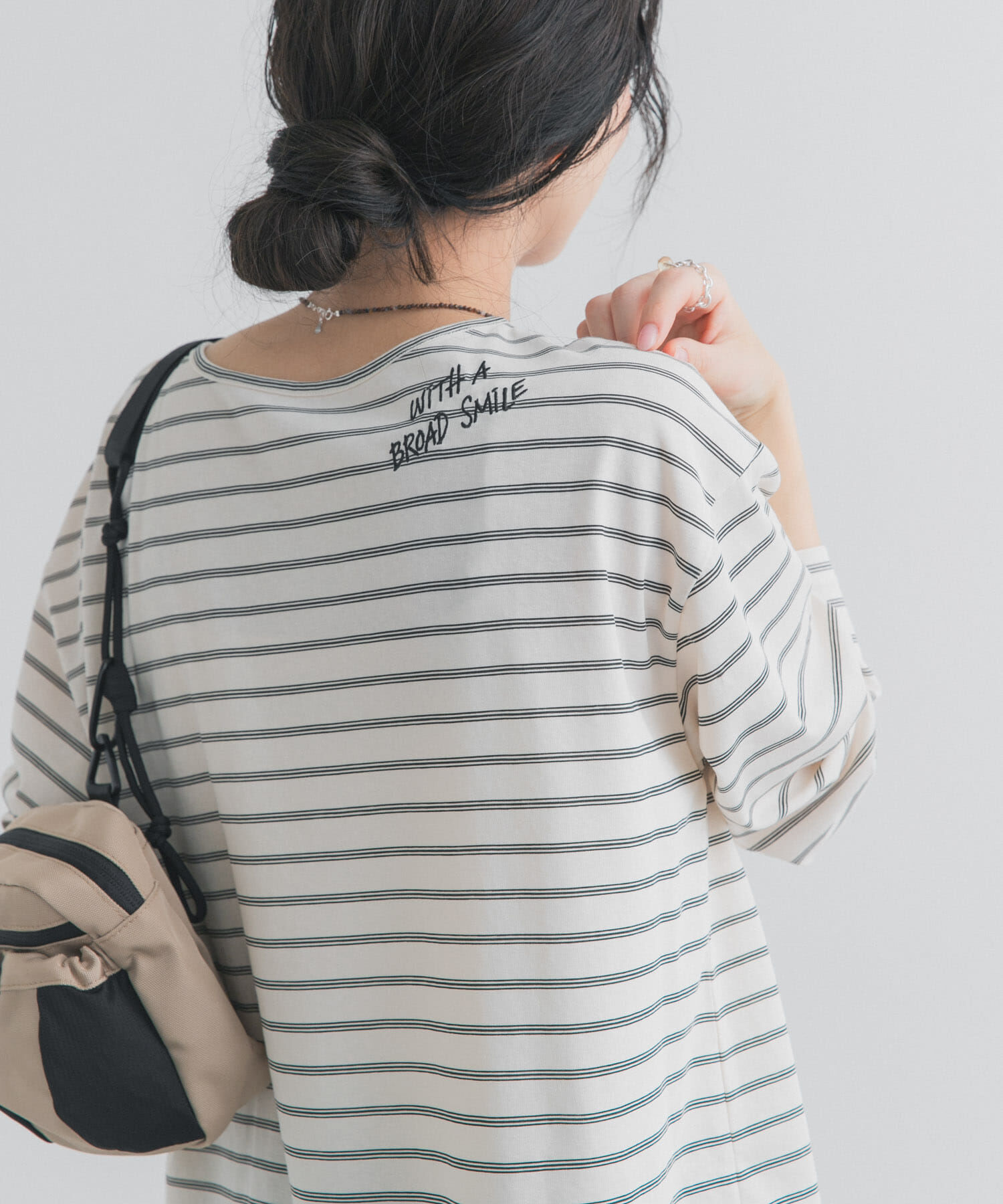URBAN RESEARCH DOORS「バック刺繍ロングスリーブTシャツ」|Tシャツ・カットソー|
