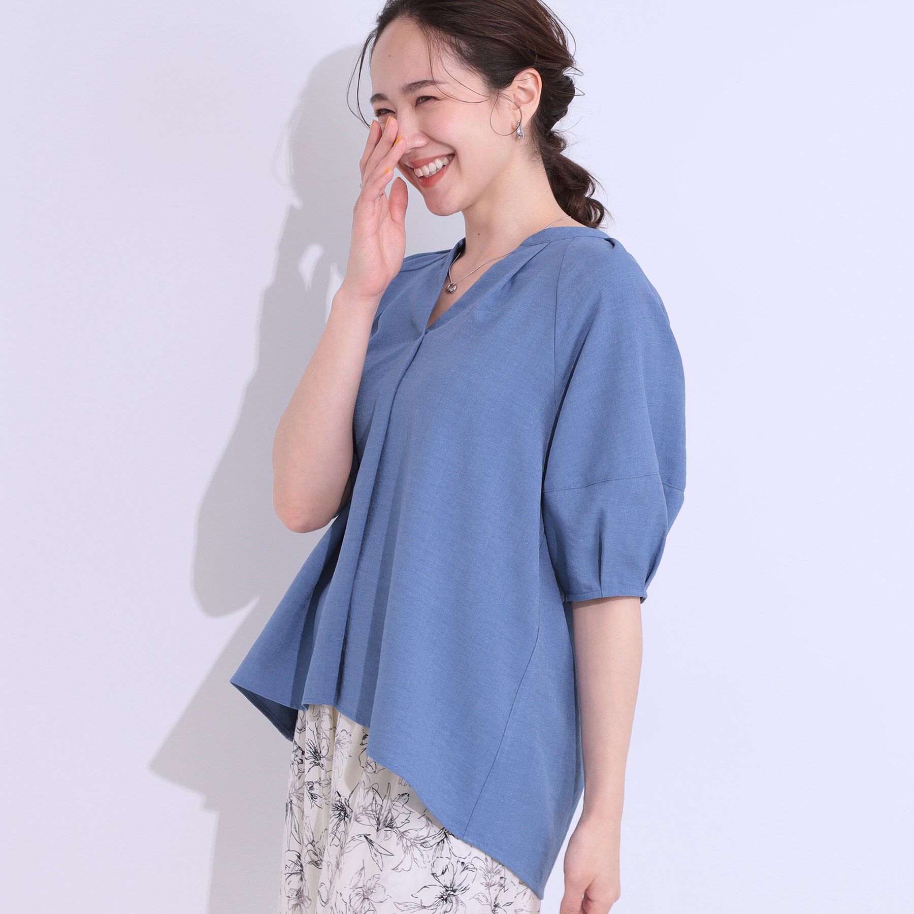 SHOO･LA･RUE「【洗える/S-LL】洗濯後しわになりにくい 5分袖スキッパーブラウス」|シャツ・ブラウス|ブルー(092)