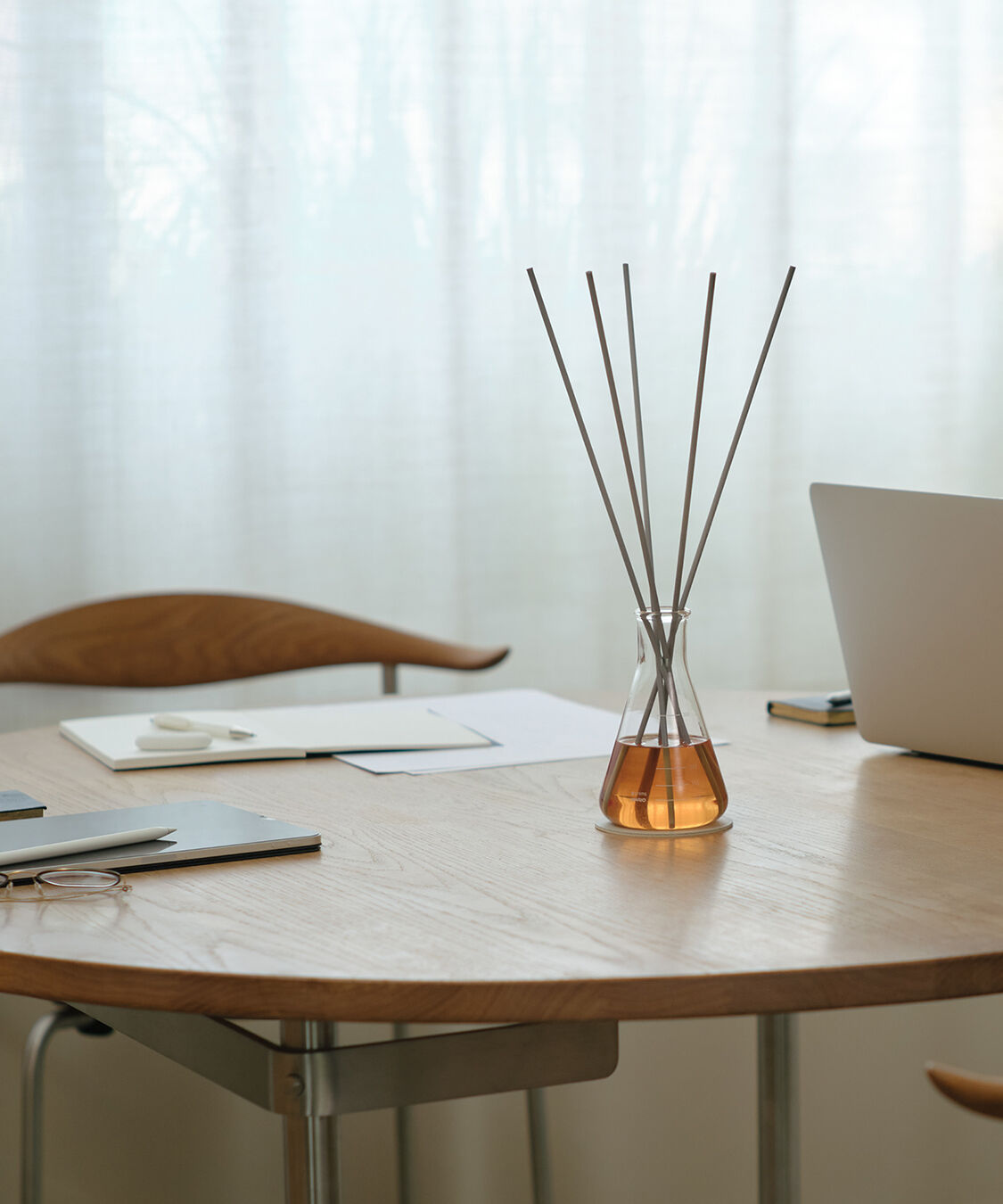 アットアロマ「stick diffuser HARIO flask D08 グレーset」|アロマ・ルームフレグランス|