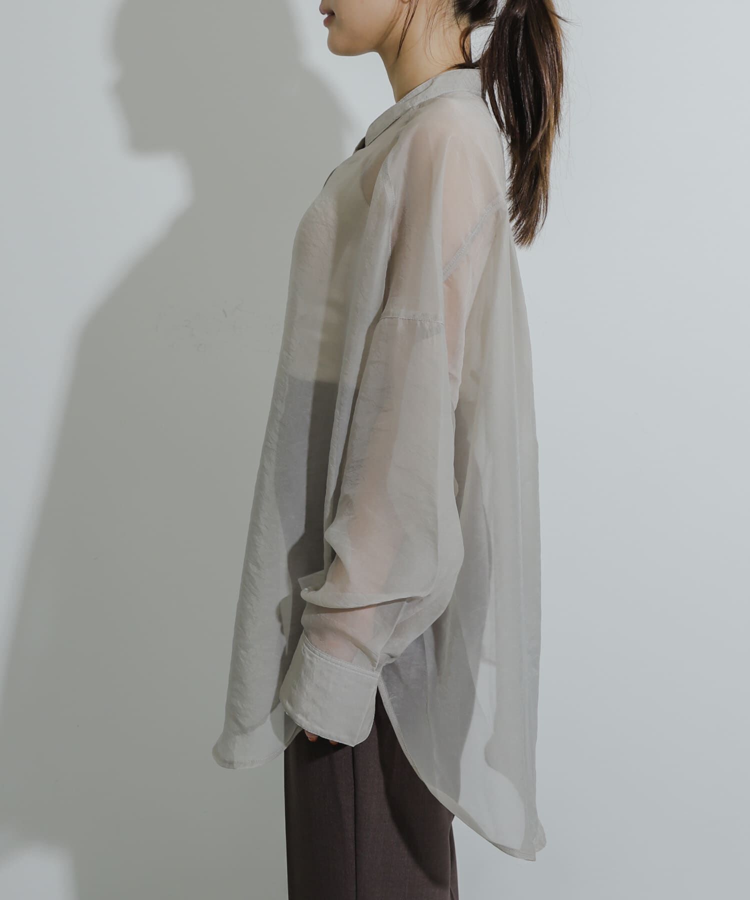 SENSE OF PLACE by URBAN RESEARCH「『一部WEB限定カラー』シアーシャンブレーシャツ」|シャツ・ブラウス|