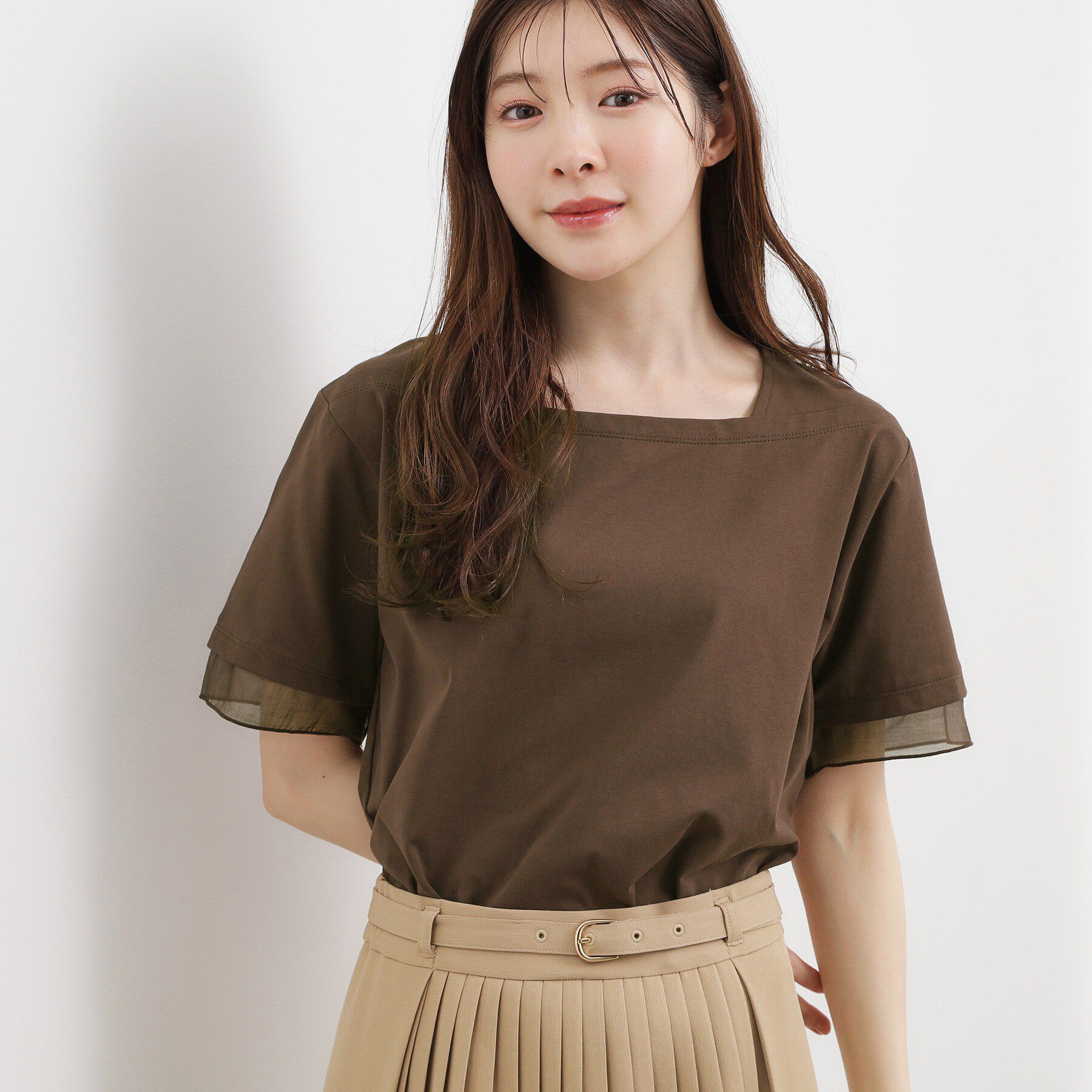 grove「【二の腕カバー/UVカット・ひんやり】袖口シアースクエアネックTシャツ」|Tシャツ・カットソー|ブラウン(044)