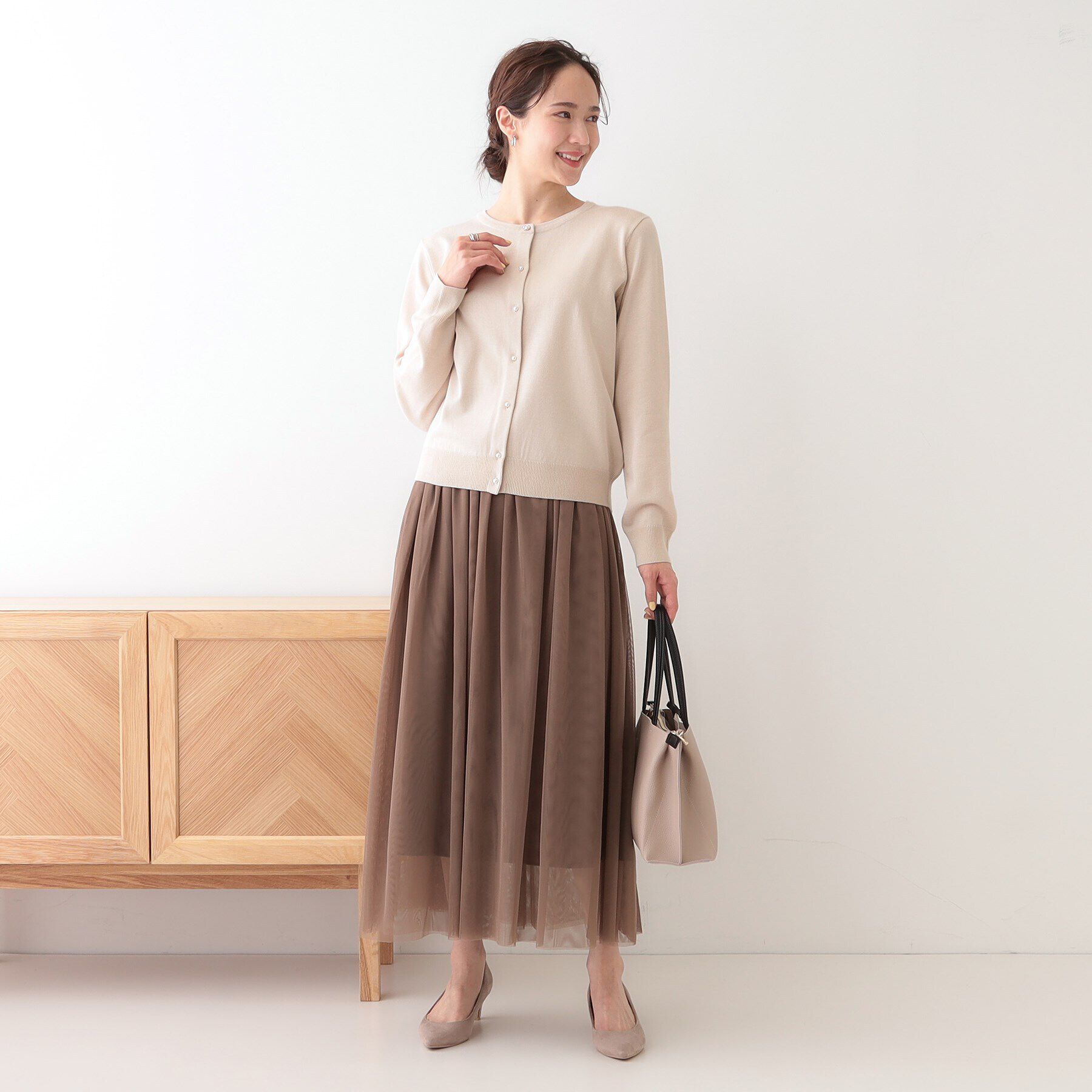 SHOO･LA･RUE「【洗える/S-LL】ビジューボタンで華やかさをプラスする きれいめニットカーディガン【CIRCRIC」|カーディガン|