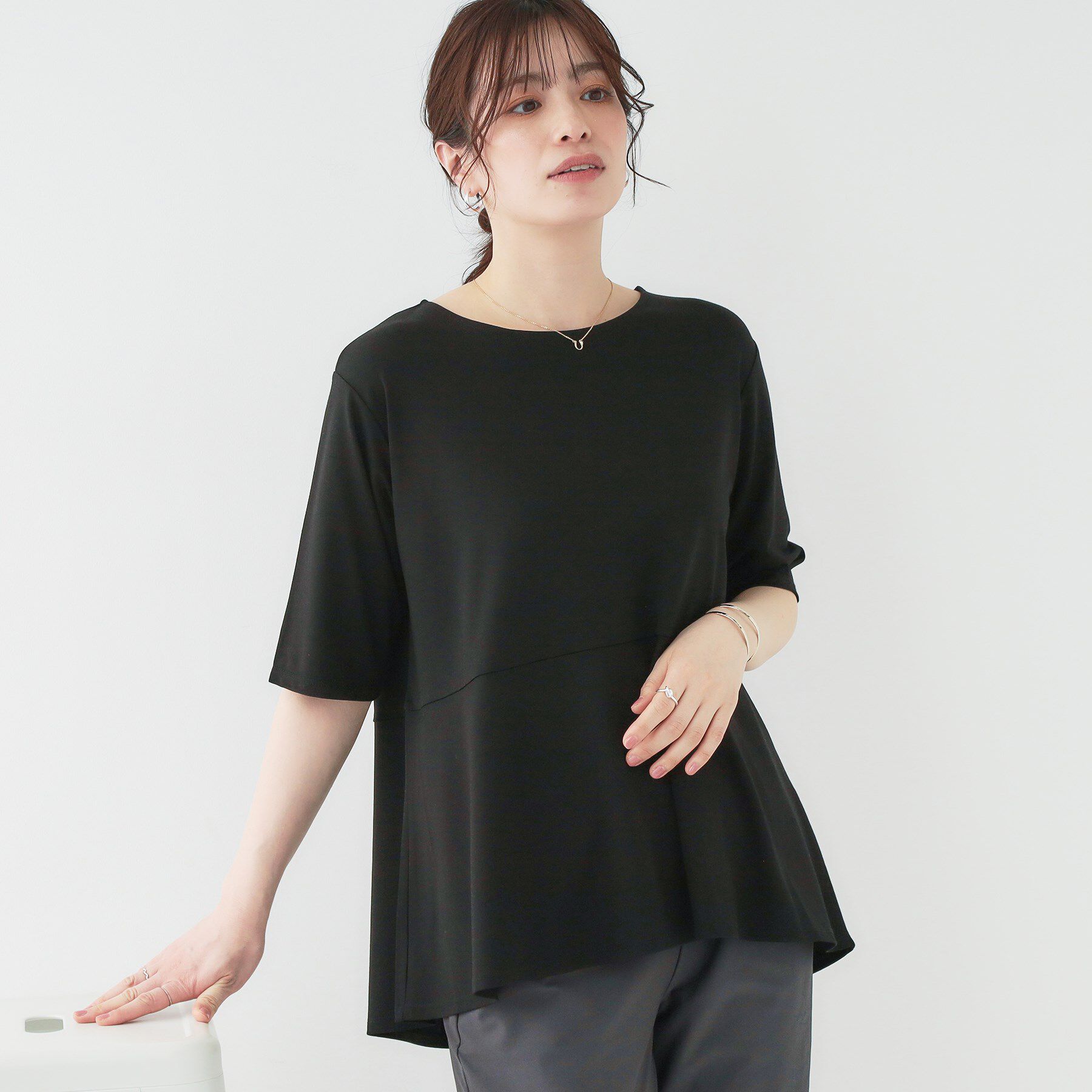 SHOO･LA･RUE「【ひんやり/UV】インせず着られる とろみペプラム5分袖トップス」|Tシャツ・カットソー|ブラック(019)