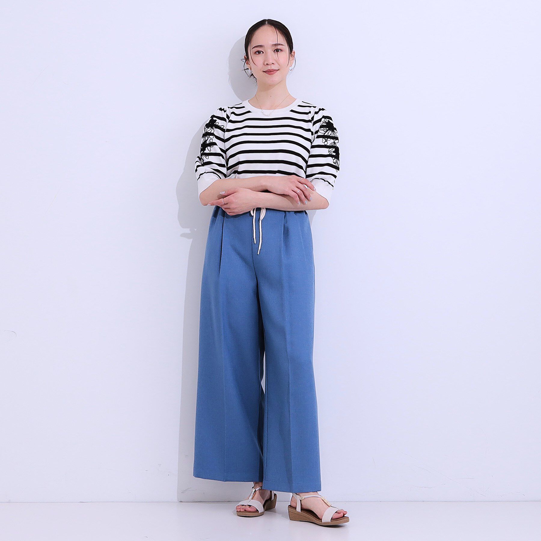 SHOO･LA･RUE「【S-LL】お袖刺繍がアクセント ラウンドネックニット」|ニット・セーター|