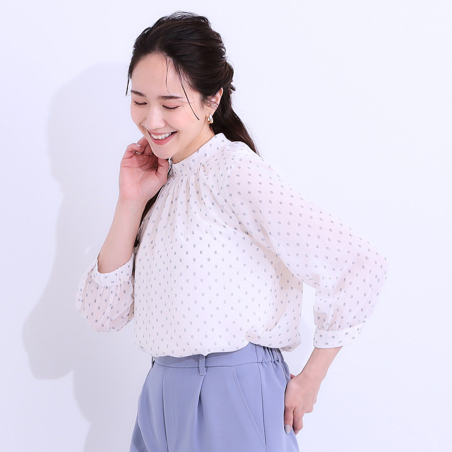 SHOO･LA･RUE「【S-LL】首元ギャザーが大人上品な シフォンブラウス」|シャツ・ブラウス|