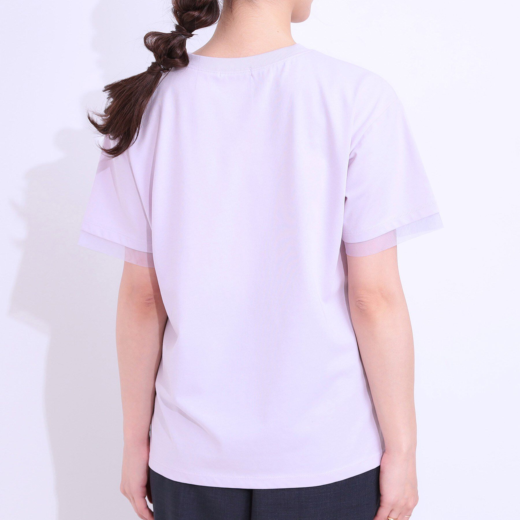 SHOO･LA･RUE「【ひんやり/UVカット】選べる3柄 お袖チュールで差をつける ロゴプリントTシャツ」|Tシャツ・カットソー|