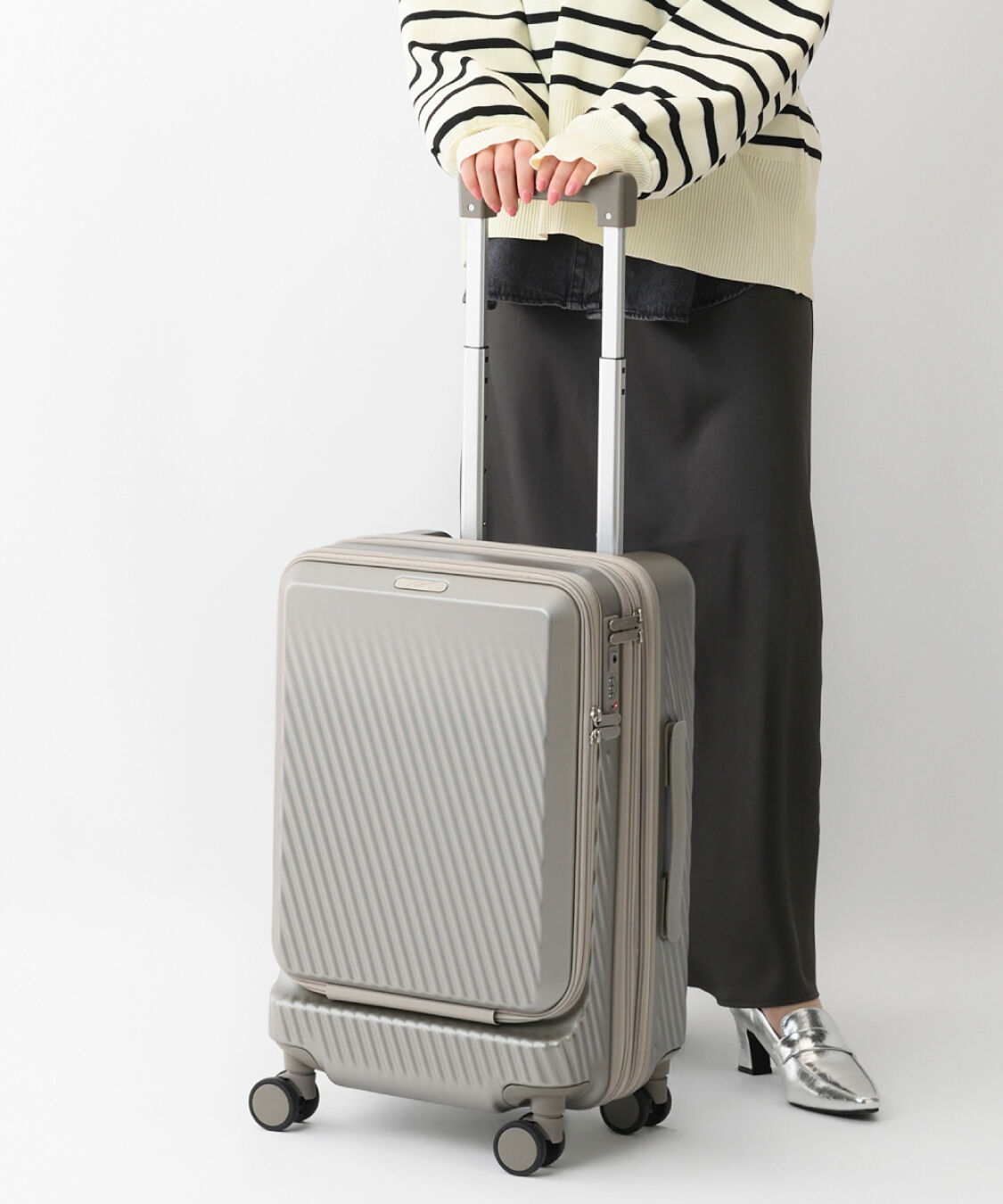 W&.Day/Night「W&.Day/Night ピーロ スーツケース 機内持ち込みサイズ 32/40リットル 05421」|キャリーケース|