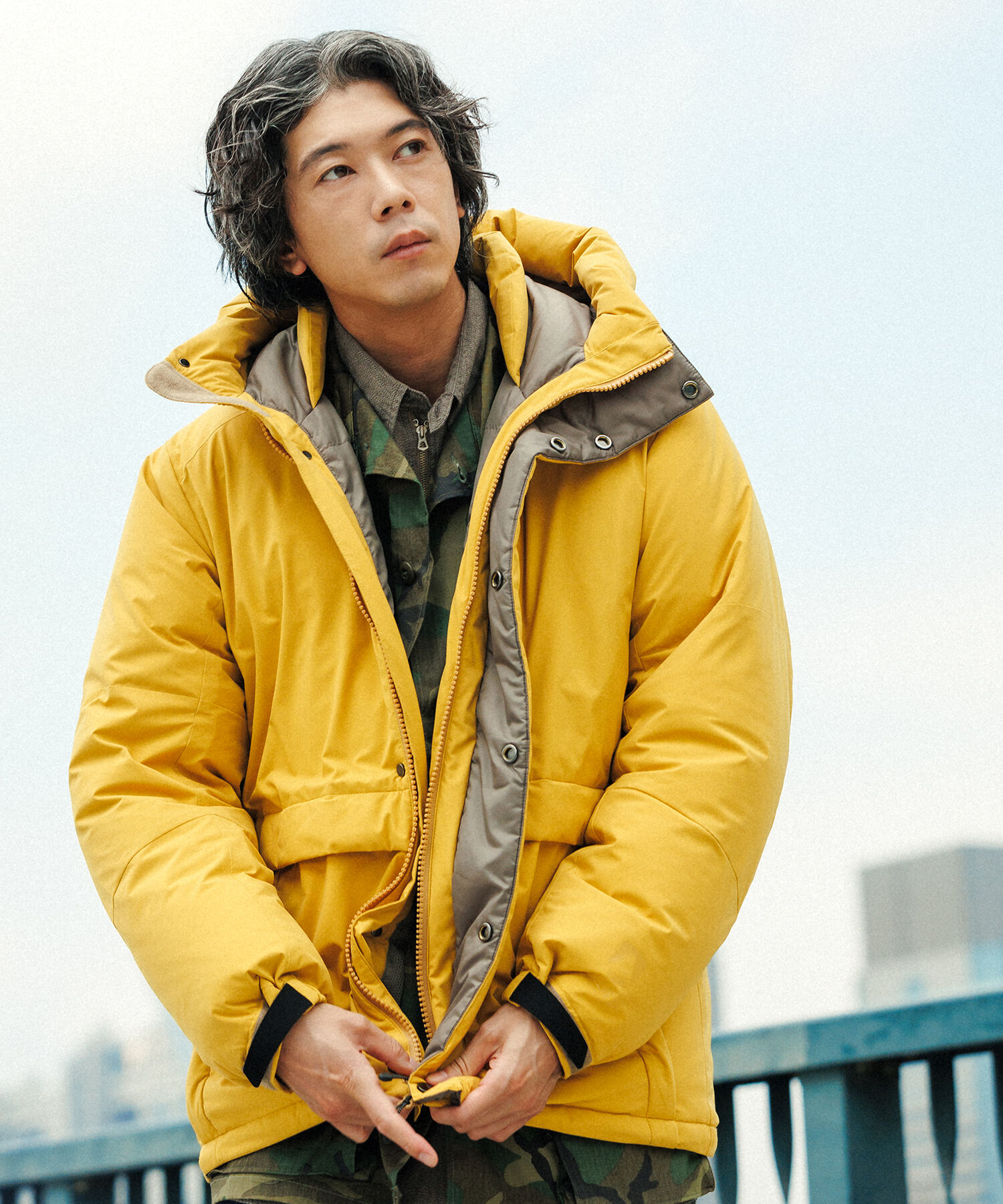 ADAM ET ROPE'「【ALLIED】700FP ショート フーディー ダウンジャケット / ユニセックス」|ダウン|イエロー系(82)