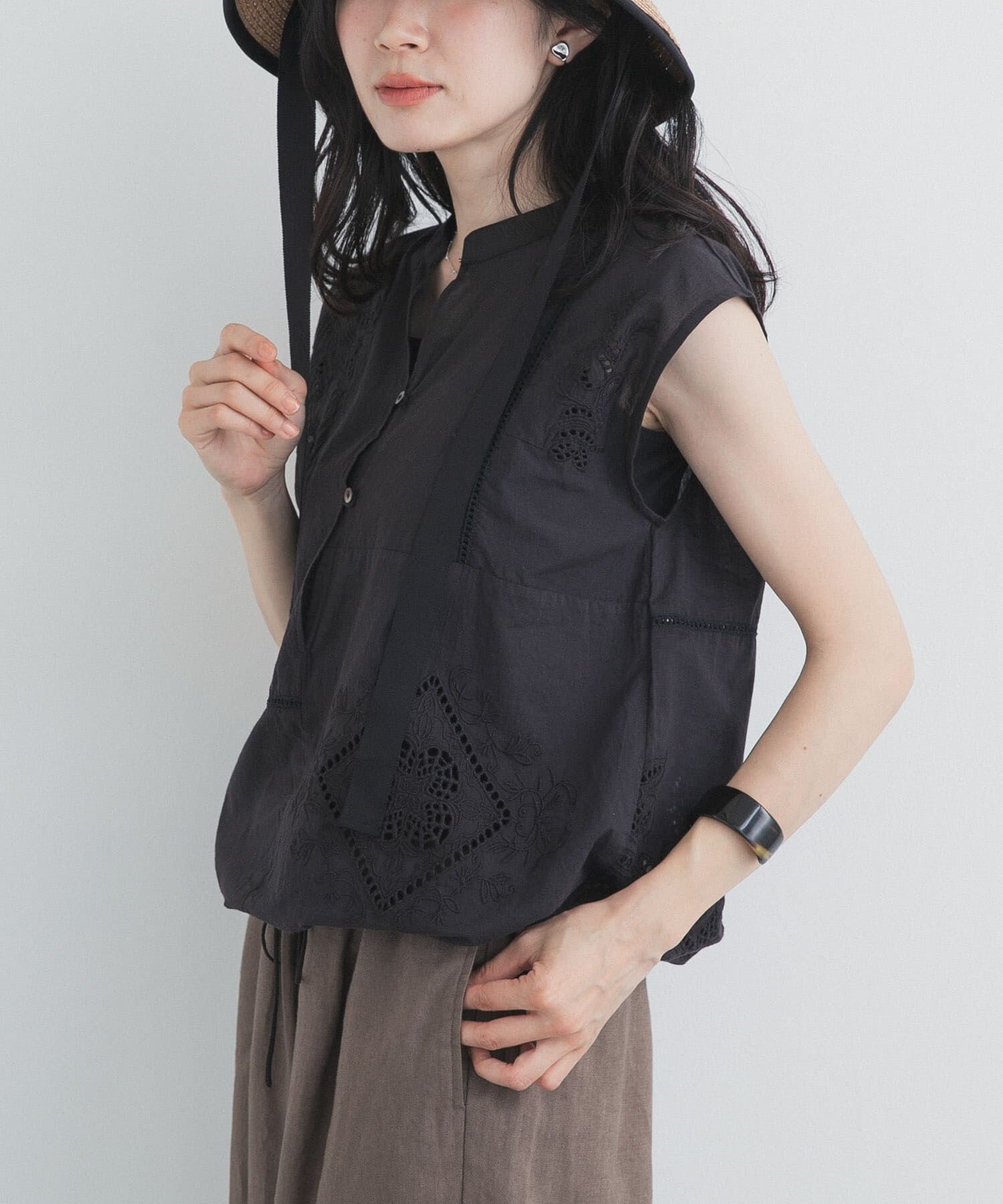 URBAN RESEARCH DOORS「パッチワーク刺繍ブラウス」|シャツ・ブラウス|