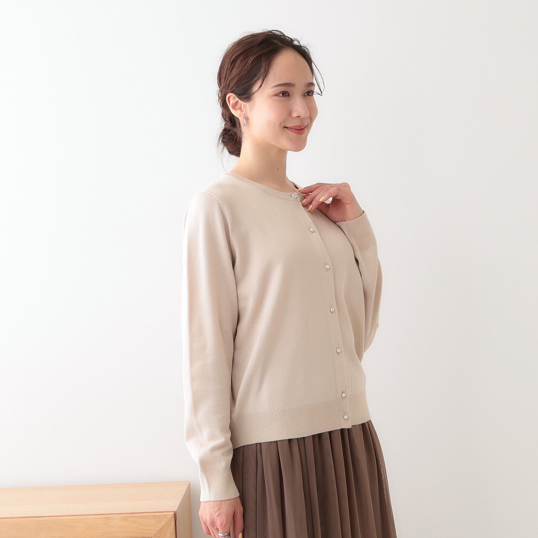 SHOO･LA･RUE「【洗える/S-LL】ビジューボタンで華やかさをプラスする きれいめニットカーディガン【CIRCRIC」|カーディガン|