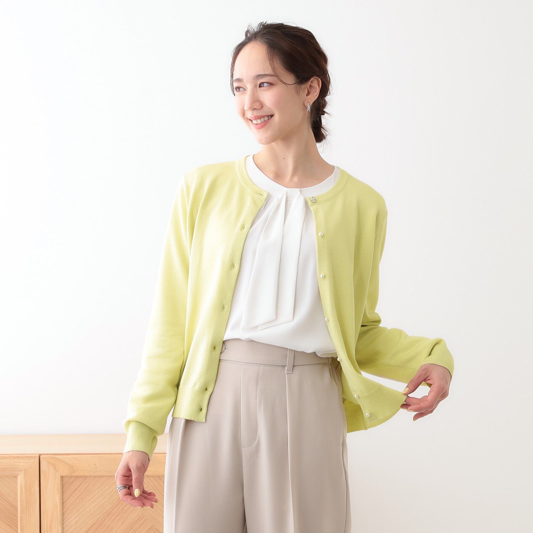 SHOO･LA･RUE「【洗える/S-LL】ビジューボタンで華やかさをプラスする きれいめニットカーディガン【CIRCRIC」|カーディガン|
