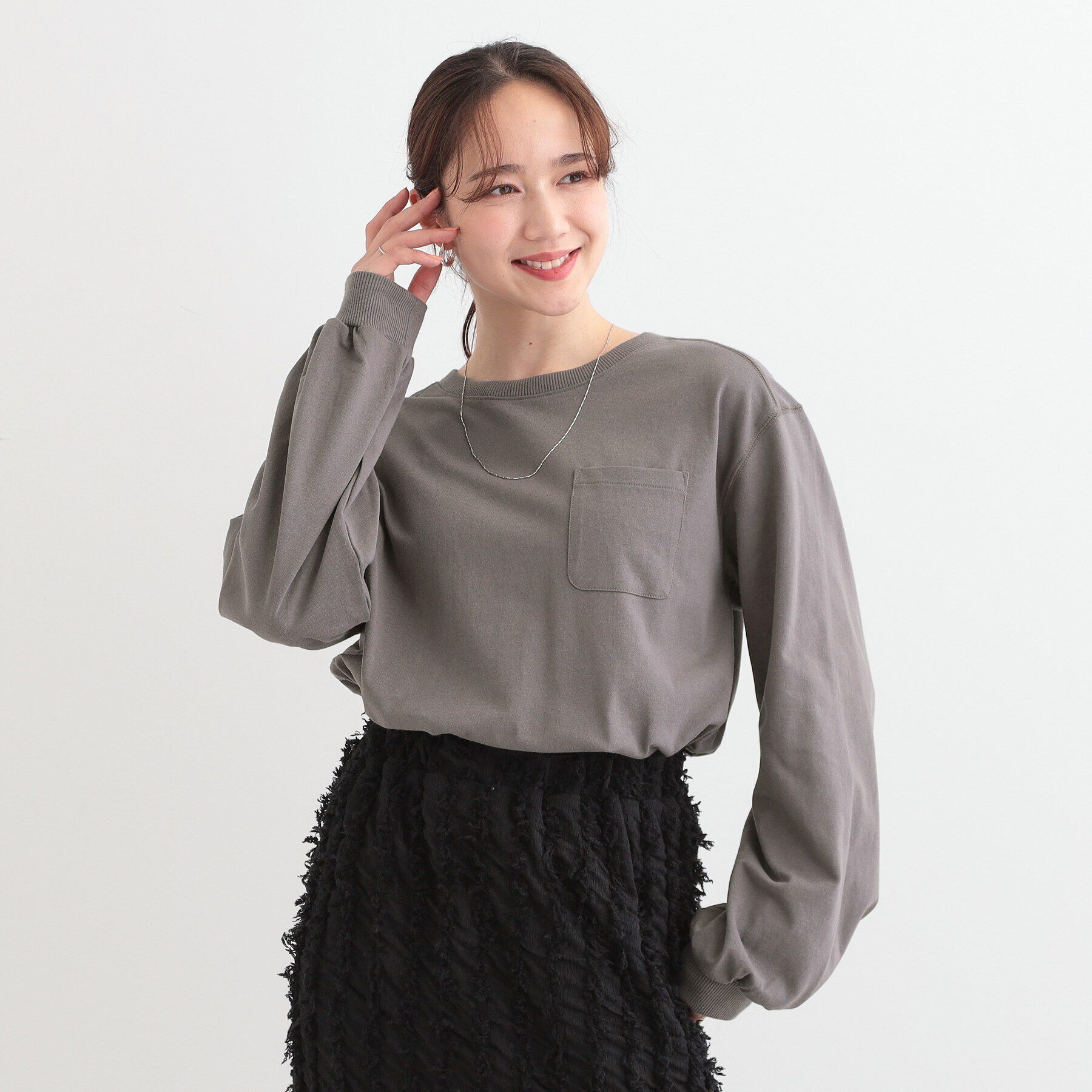 SHOO･LA･RUE「【洗える/S-LL】一枚でもレイヤードでも ラウンドヘムポケット付きロンT」|Tシャツ・カットソー|