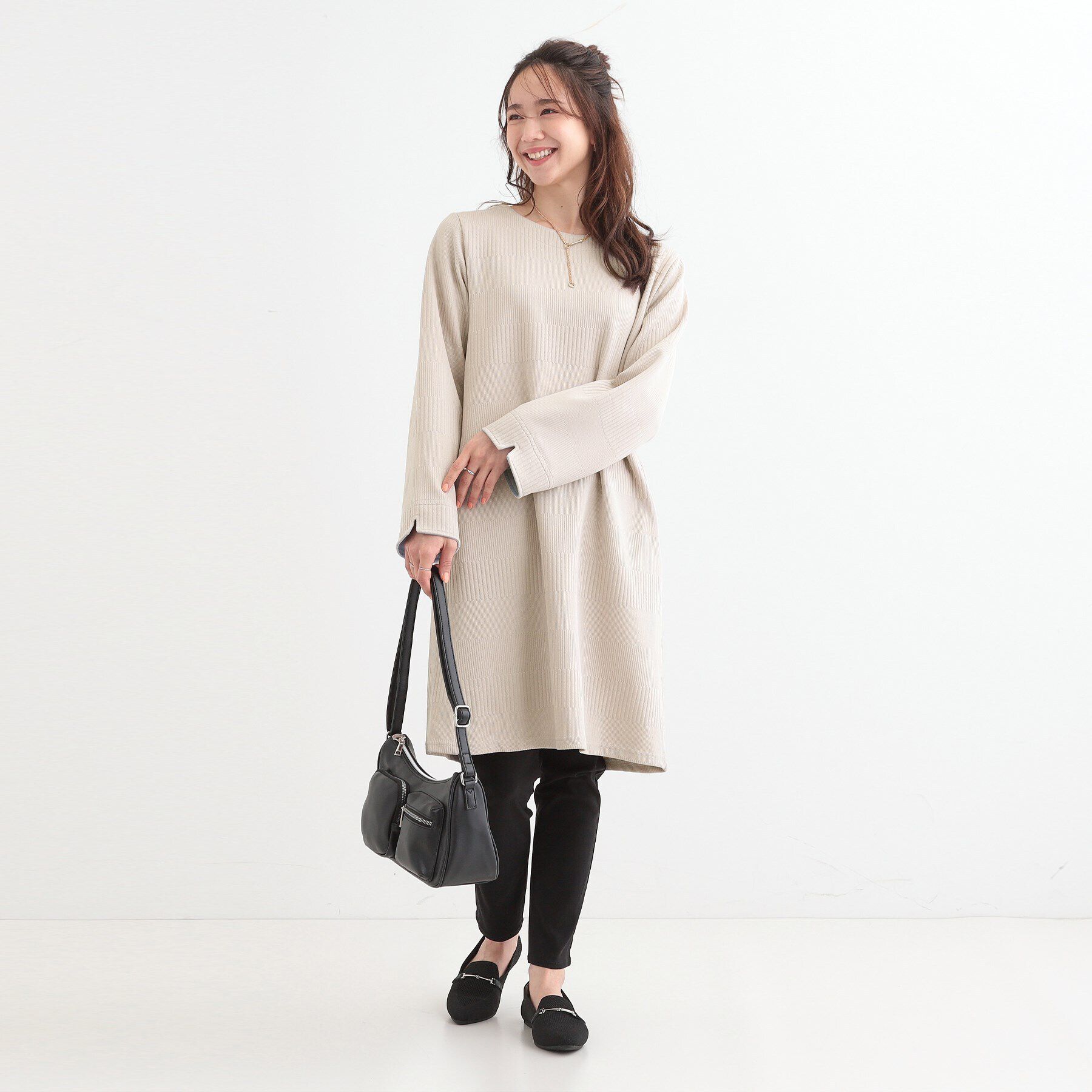 SHOO･LA･RUE「身体のラインをきれいにカバー　お袖折り返しAラインチュニックワンピース」|チュニック|