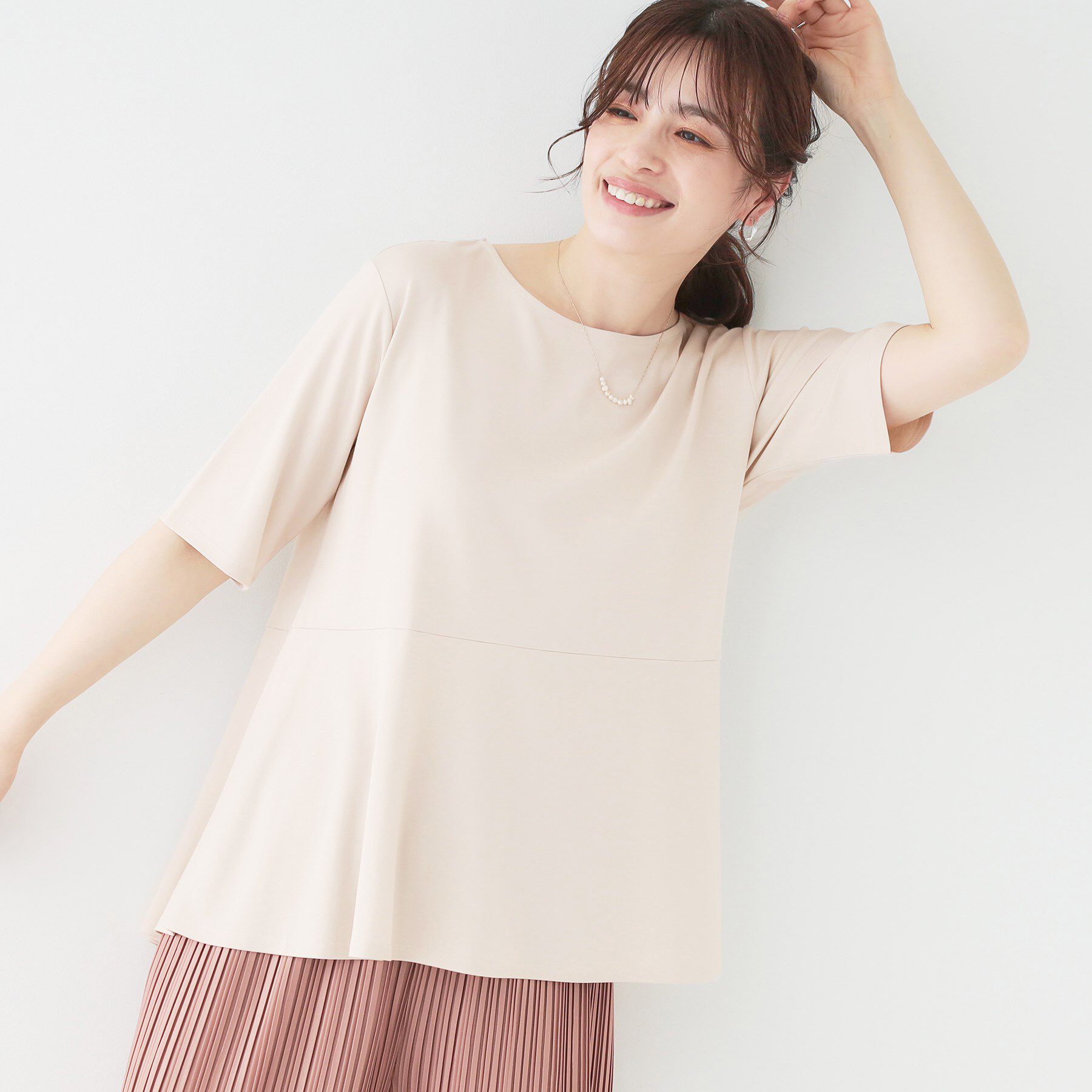 SHOO･LA･RUE「【ひんやり/UV】インせず着られる とろみペプラム5分袖トップス」|Tシャツ・カットソー|ライトベージュ(05
