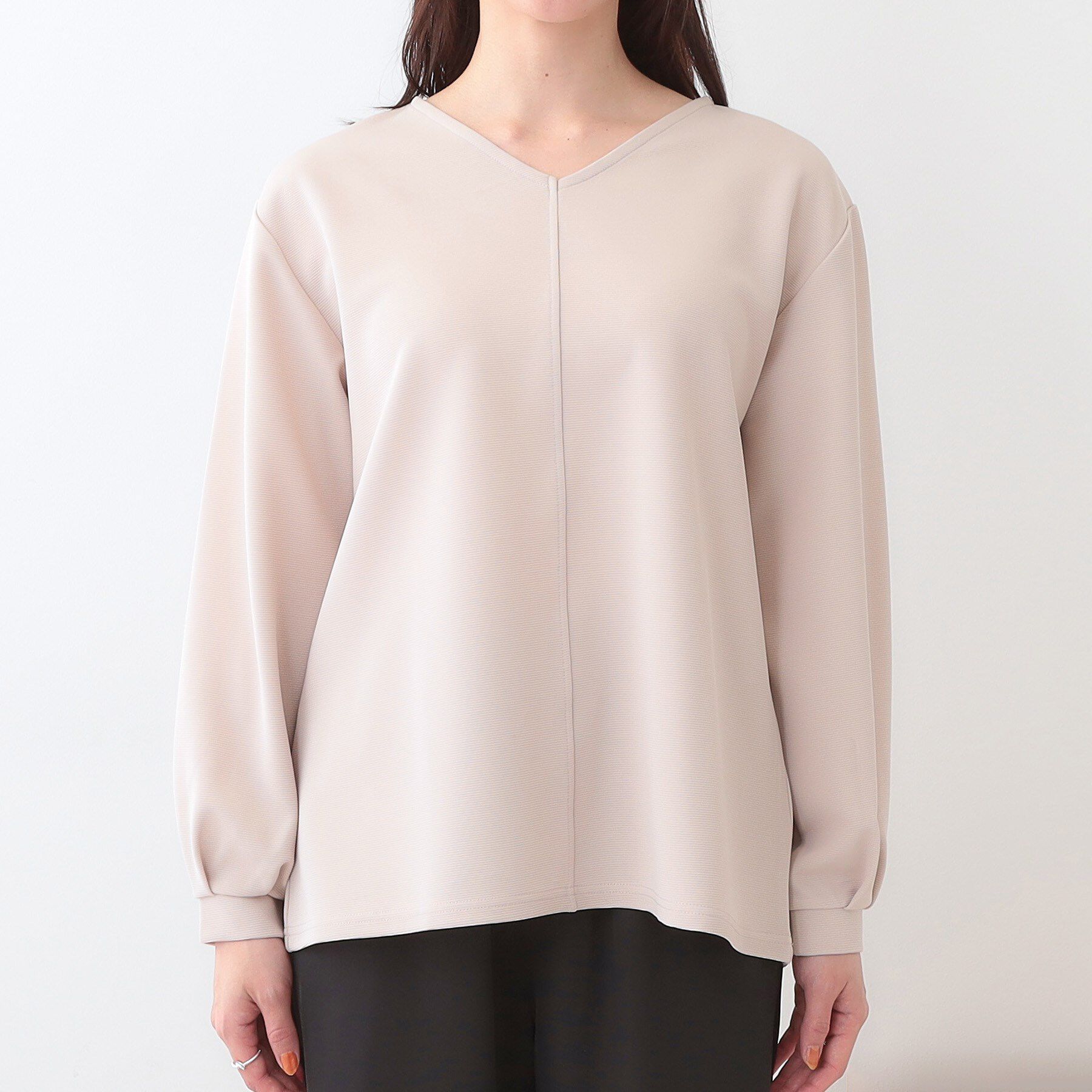 SHOO･LA･RUE「【S-LL/2点セット】大人の上品シルエット アクセ付き Vネックトップス」|シャツ・ブラウス|