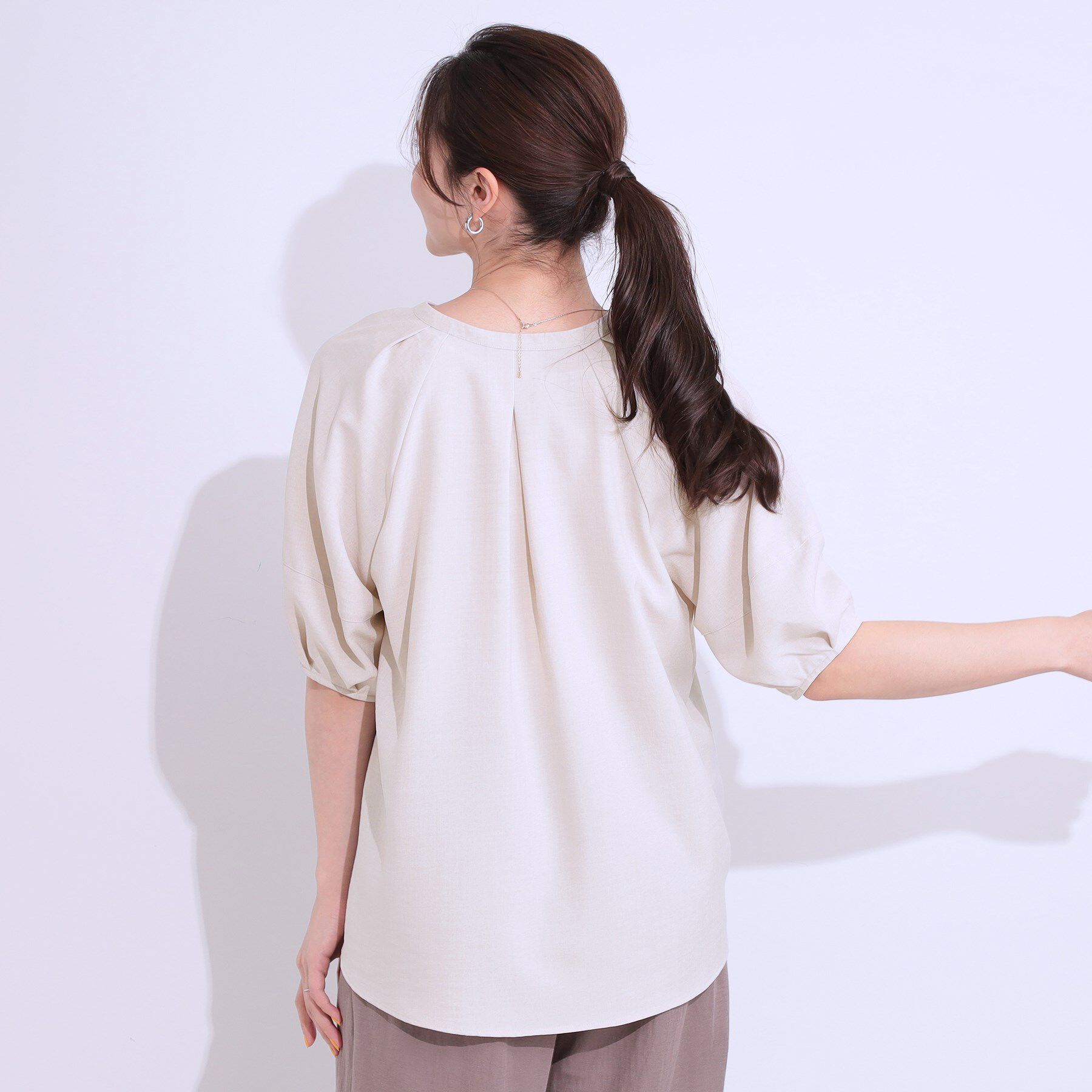 SHOO･LA･RUE「【洗える/S-LL】洗濯後しわになりにくい 5分袖スキッパーブラウス」|シャツ・ブラウス|