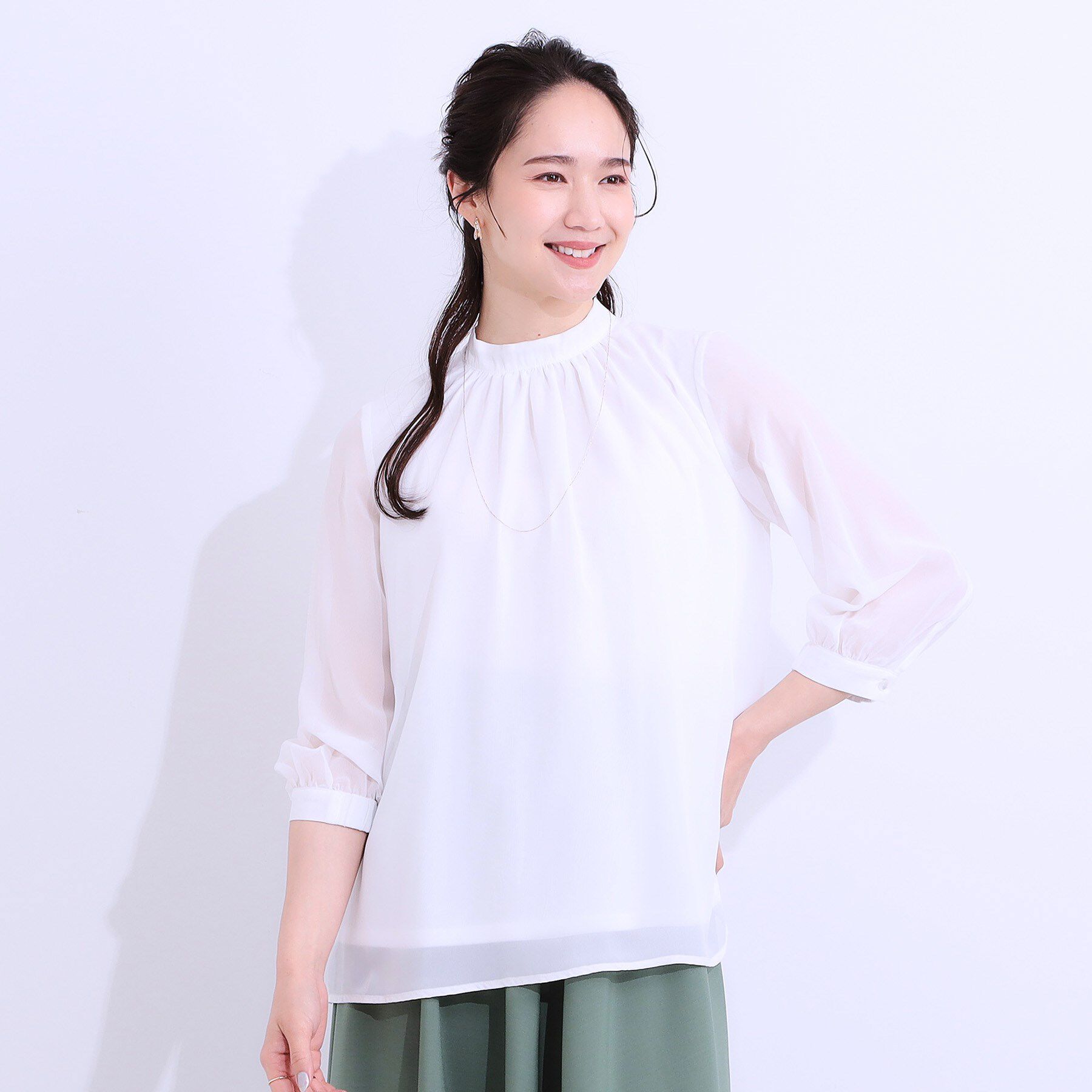 SHOO･LA･RUE「【S-LL】首元ギャザーが大人上品な シフォンブラウス」|シャツ・ブラウス|