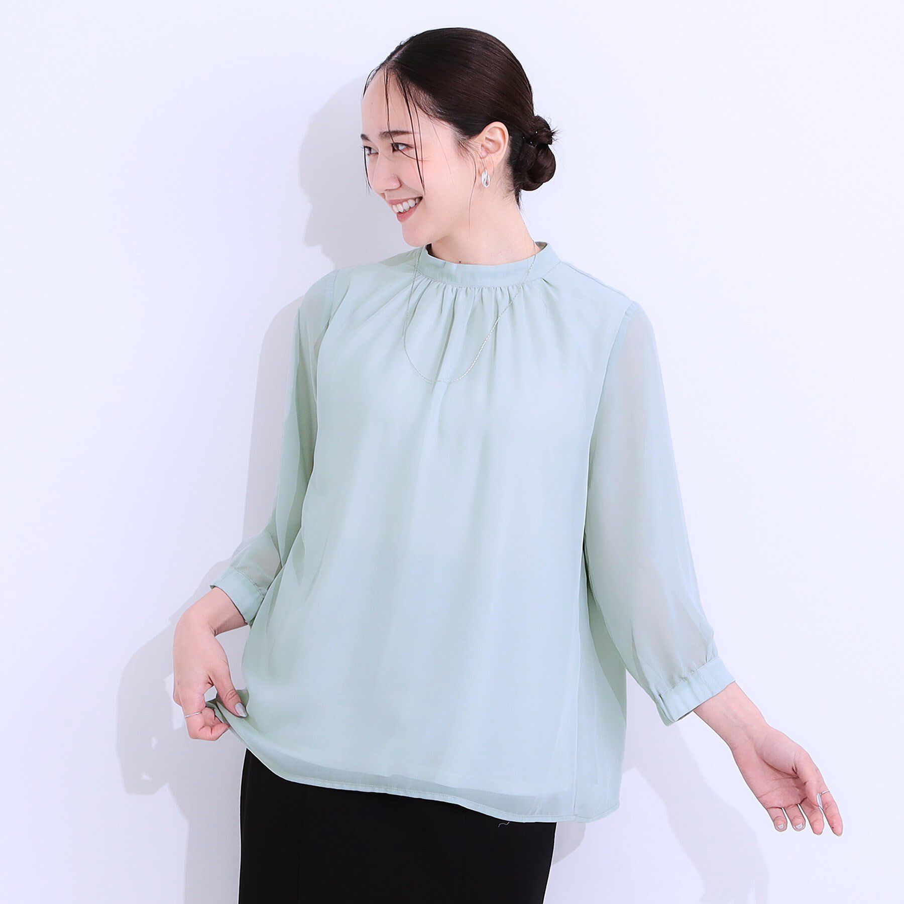 SHOO･LA･RUE「【S-LL】首元ギャザーが大人上品な シフォンブラウス」|シャツ・ブラウス|