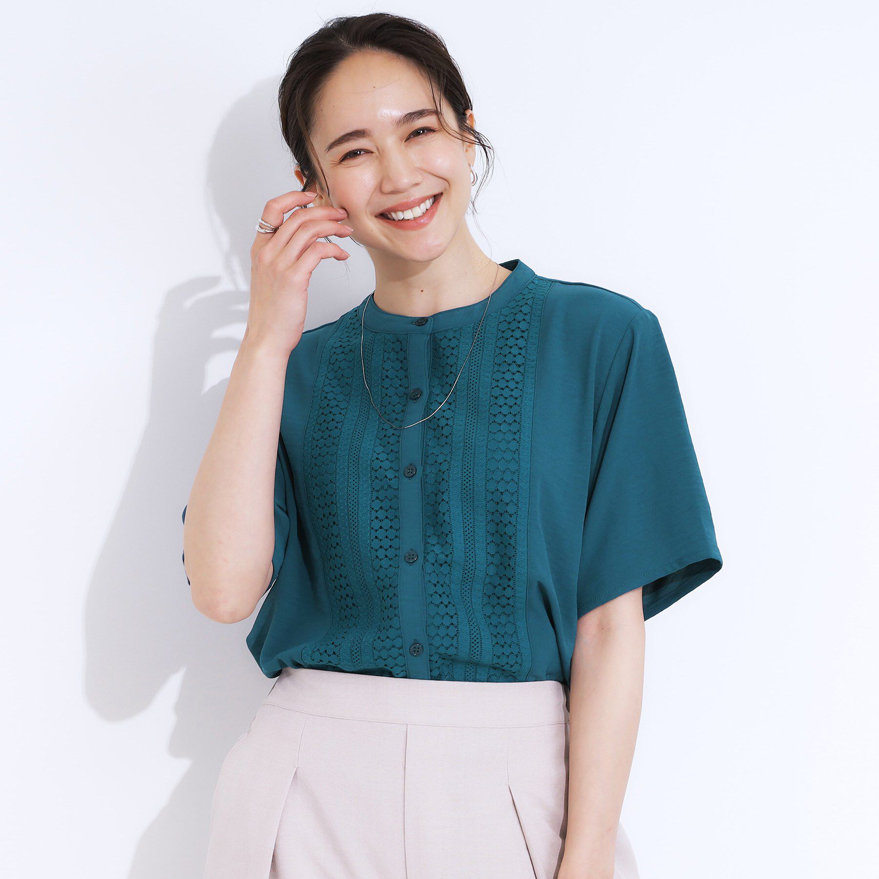 SHOO･LA･RUE「【S-LL】さらりと大人上品 レース切替半袖ブラウス」|シャツ・ブラウス|