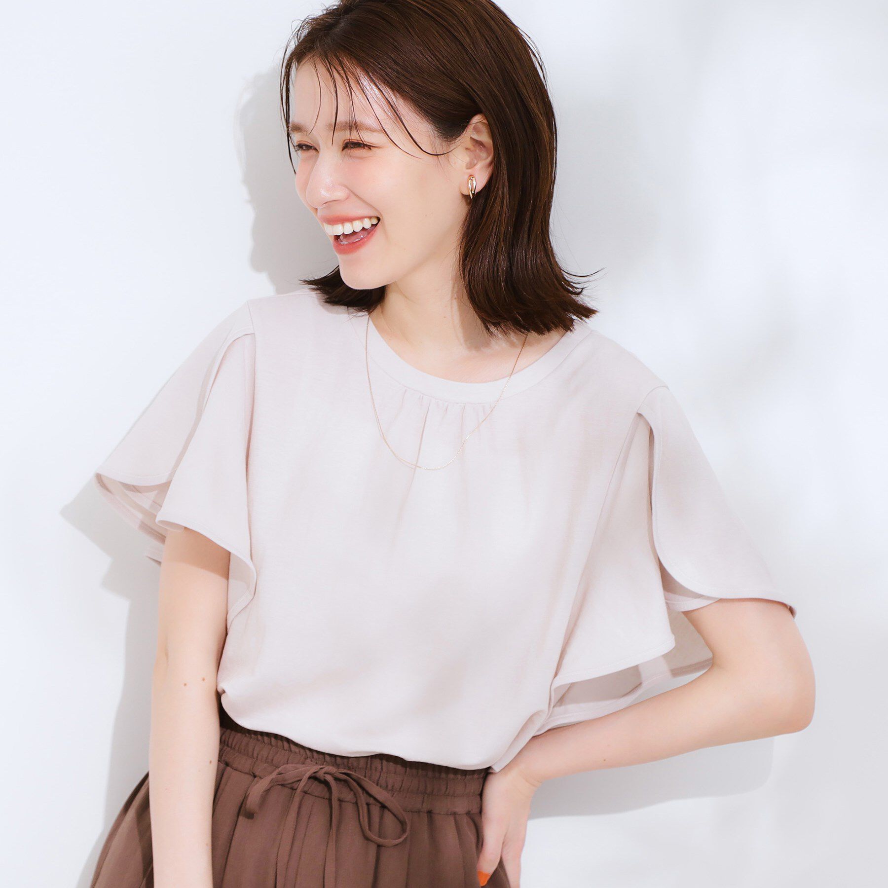 SHOO･LA･RUE「【セットアップ可/ひんやり/S-LL】きちんと感のあるフリル袖トップス」|Tシャツ・カットソー|ライトベージュ(05