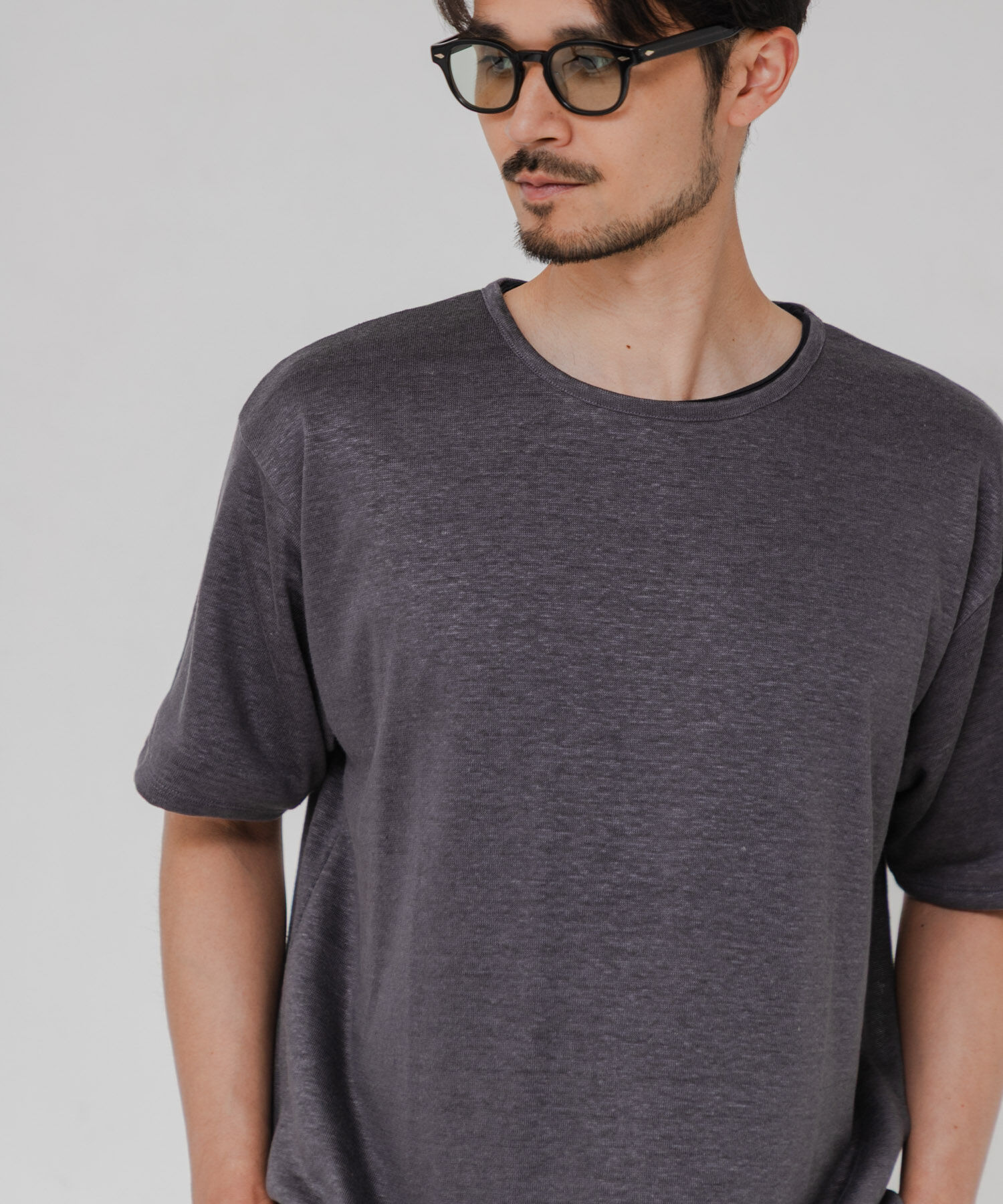 URBAN RESEARCH「LINEN NARROW TRIM T-SHIRTS」|Tシャツ・カットソー|チャコールグレー