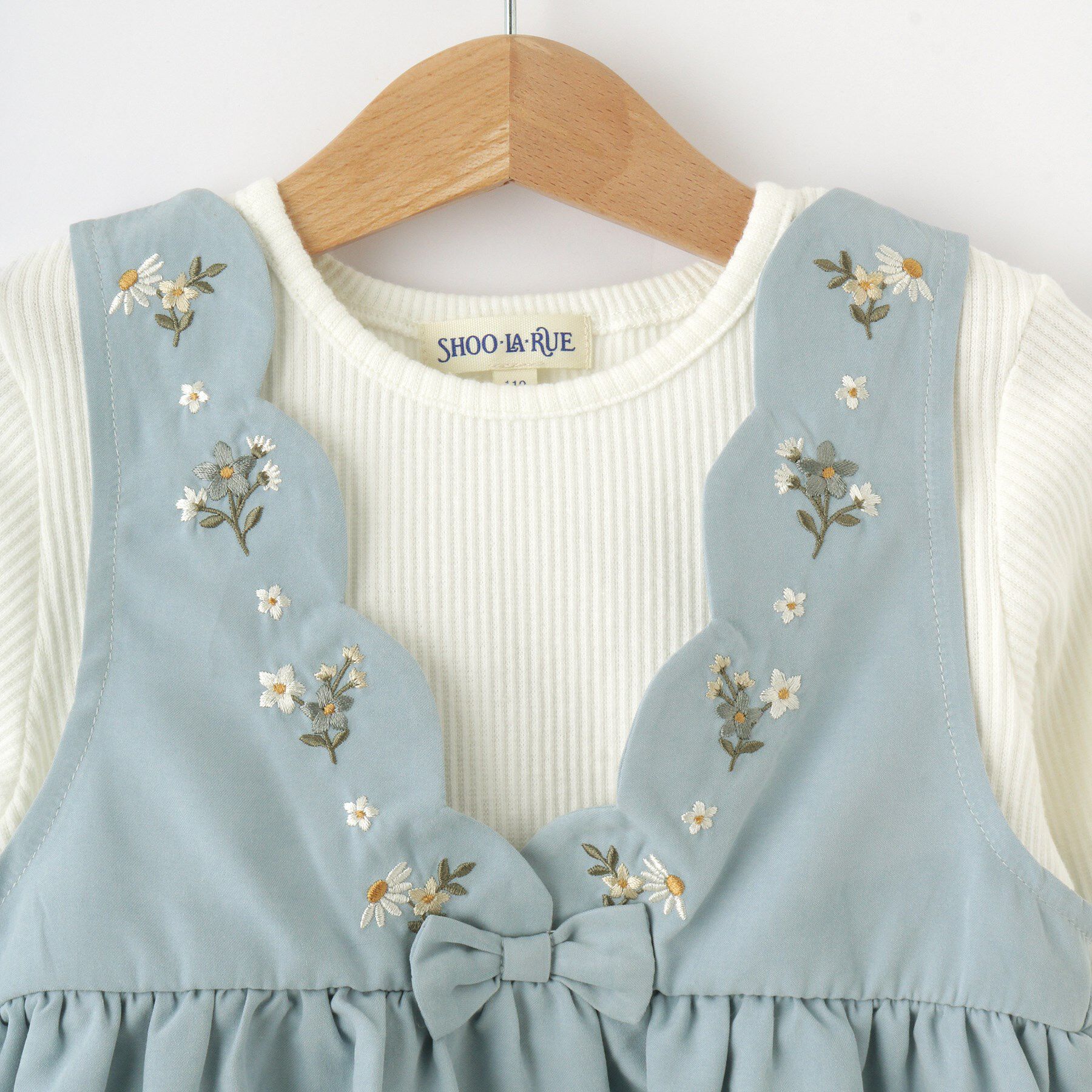 SHOO･LA･RUE「【洗える/100-120cm】着るだけでコーデが決まる スカラップ花刺繍ワンピース」|ワンピース|
