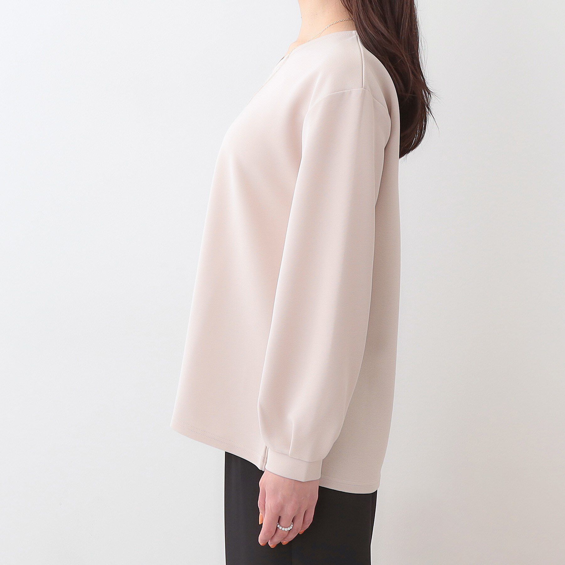 SHOO･LA･RUE「【S-LL/2点セット】大人の上品シルエット アクセ付き Vネックトップス」|シャツ・ブラウス|
