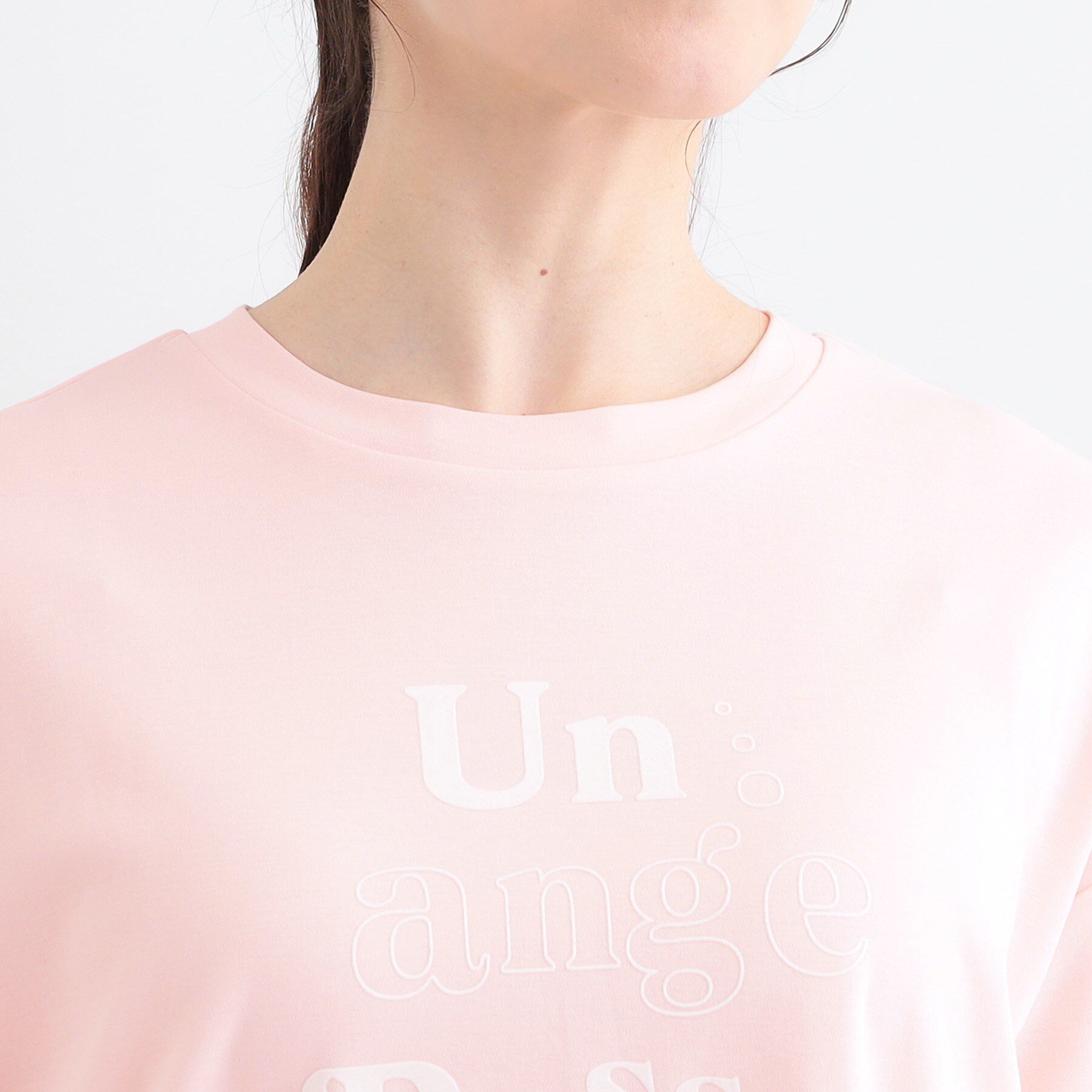 SHOO･LA･RUE「【S-LL】大人のきれいめカジュアルに フロッキーロゴTシャツ」|Tシャツ・カットソー|