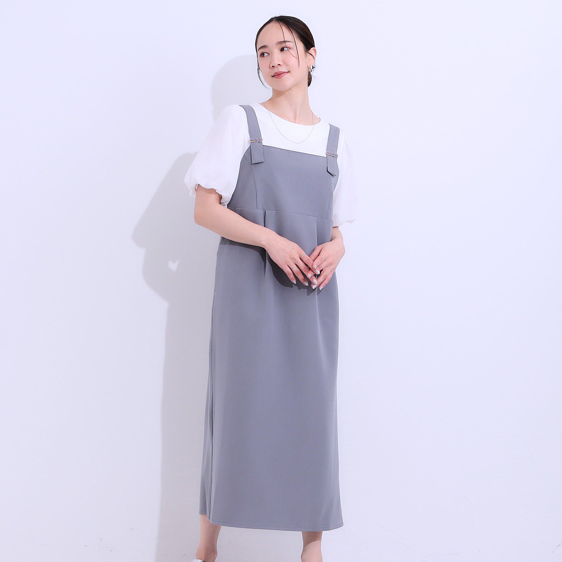SHOO･LA･RUE「【S-LL/肩紐調整可能】Iラインシルエットですっきりと タック切替ジャンドレ」|ワンピース|