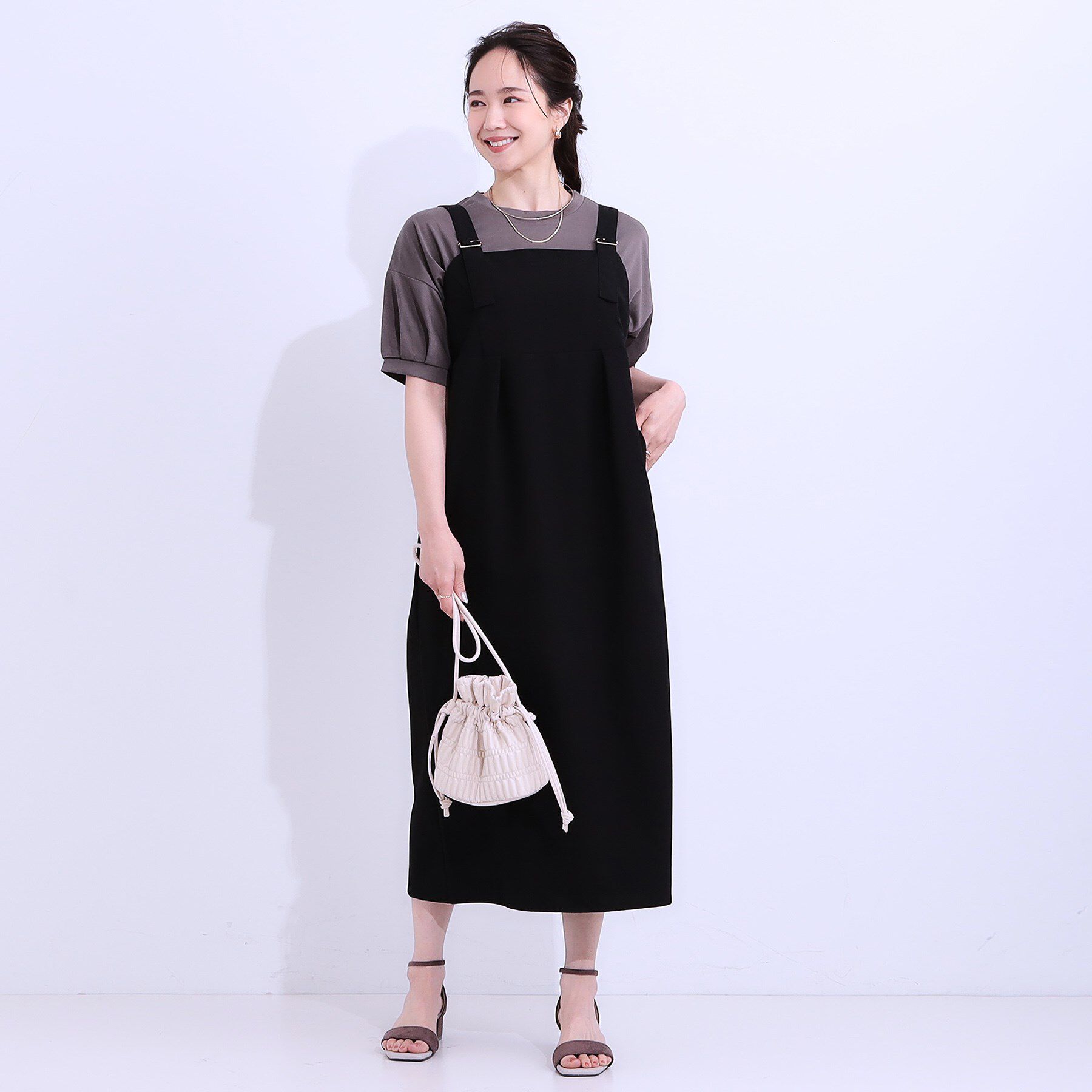 SHOO･LA･RUE「【S-LL/肩紐調整可能】Iラインシルエットですっきりと タック切替ジャンドレ」|ワンピース|