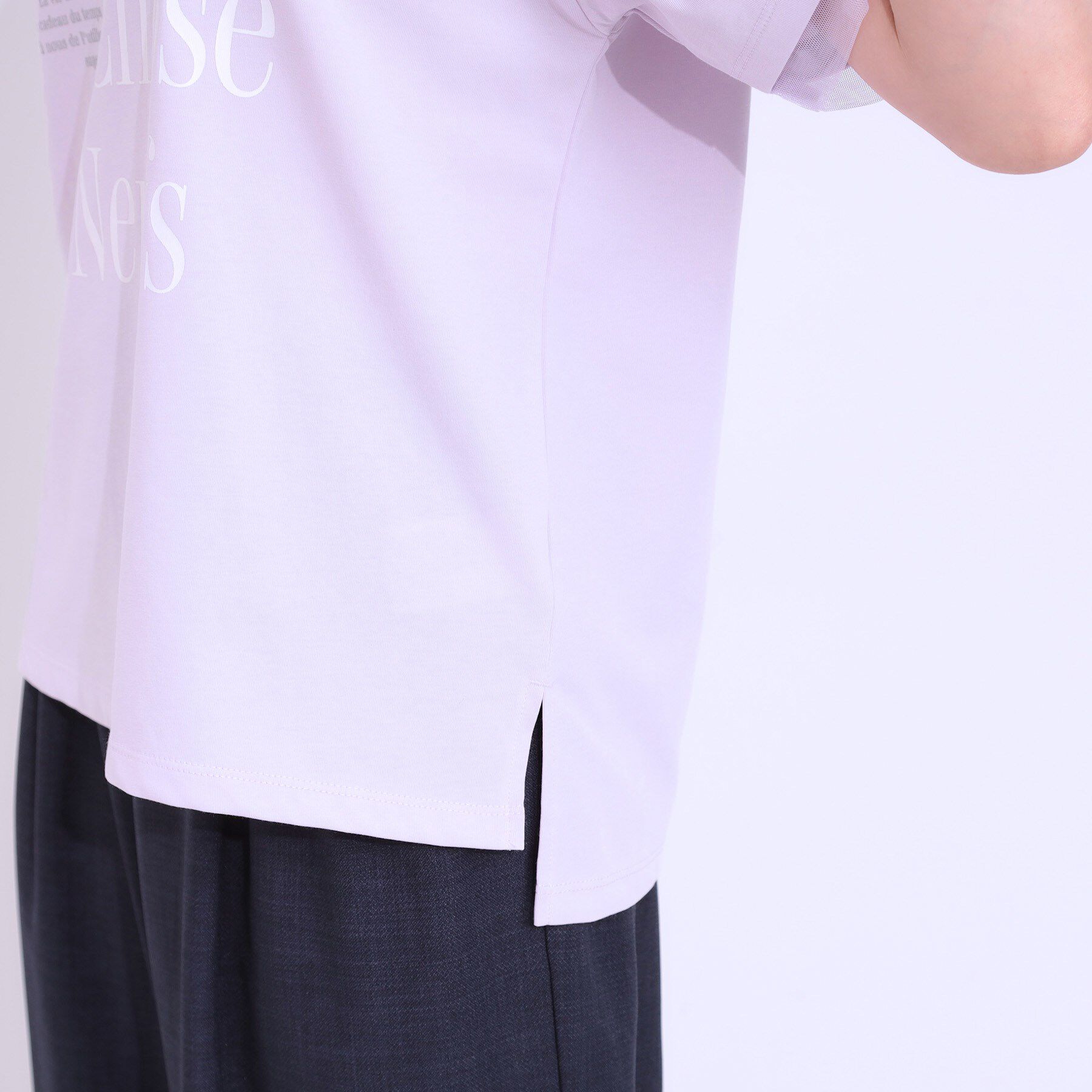 SHOO･LA･RUE「【ひんやり/UVカット】選べる3柄 お袖チュールで差をつける ロゴプリントTシャツ」|Tシャツ・カットソー|