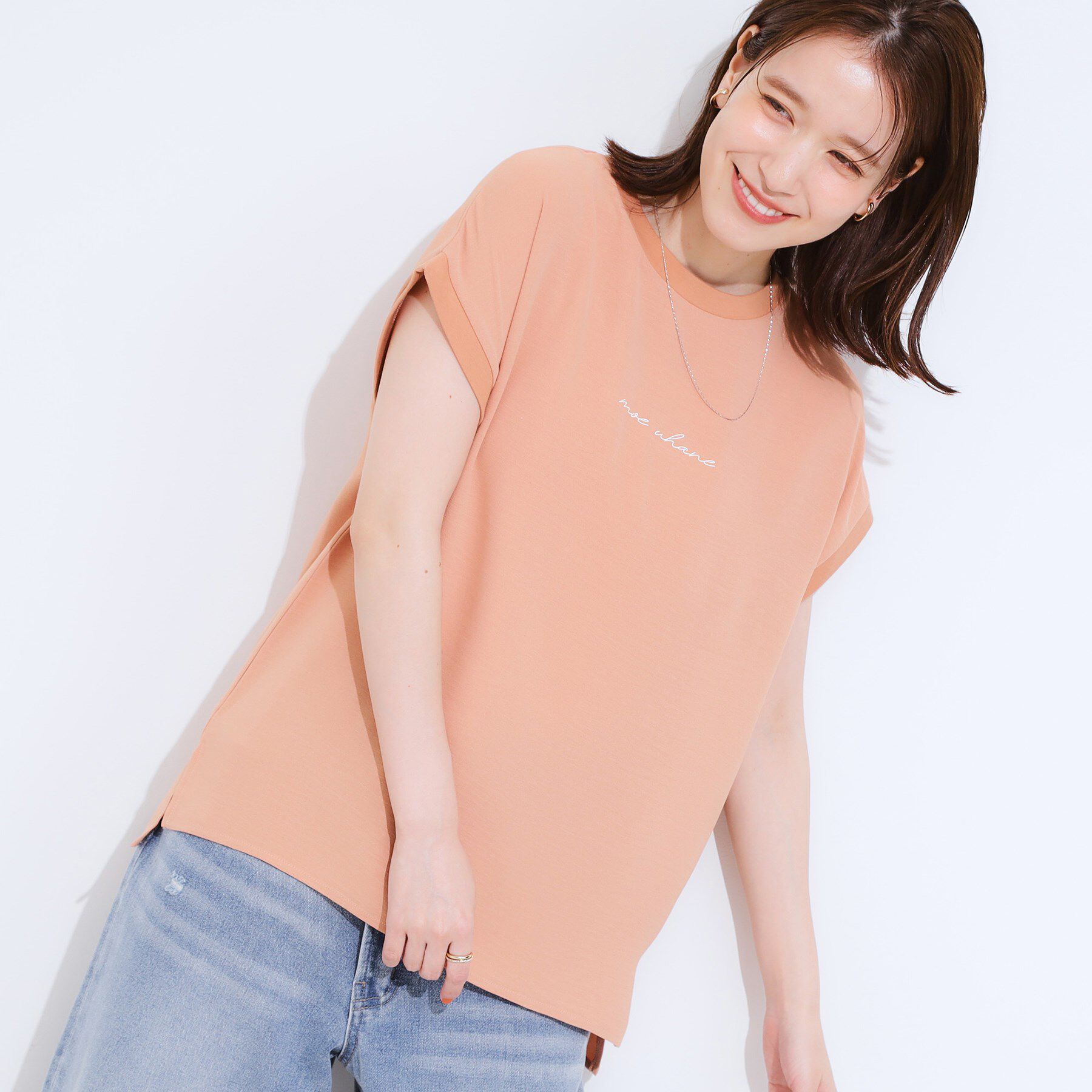 SHOO･LA･RUE「【S-LL/ひんやり/洗濯後しわになりにくい】程よいシアー感 ロゴTシャツブラウス」|シャツ・ブラウス|オレンジ(066)