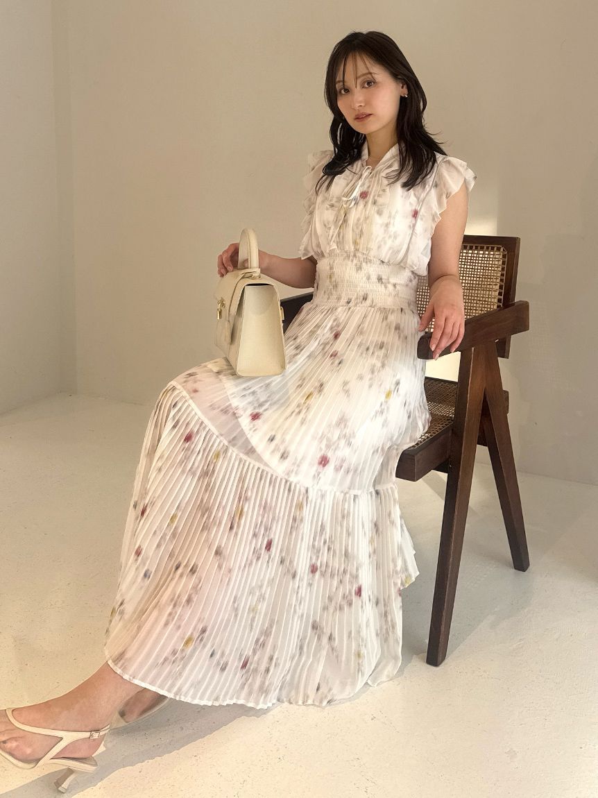 SNIDEL「【販路限定サイズあり】Sustainableフリルプリーツワンピース」|ワンピース|