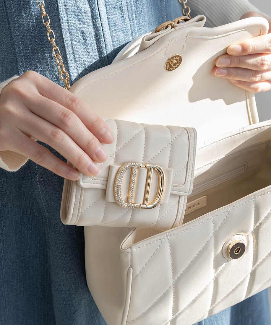  「ビジューパーツキルティング三つ折りウォレット」|財布|アイボリー