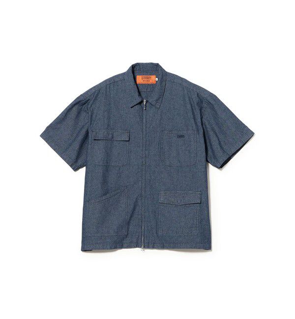 BEAMS「【別注】UNIVERSAL OVERALL / シャンブレー ジップ ショートスリーブ シャツ」|シャツ・ブラウス|BLUE