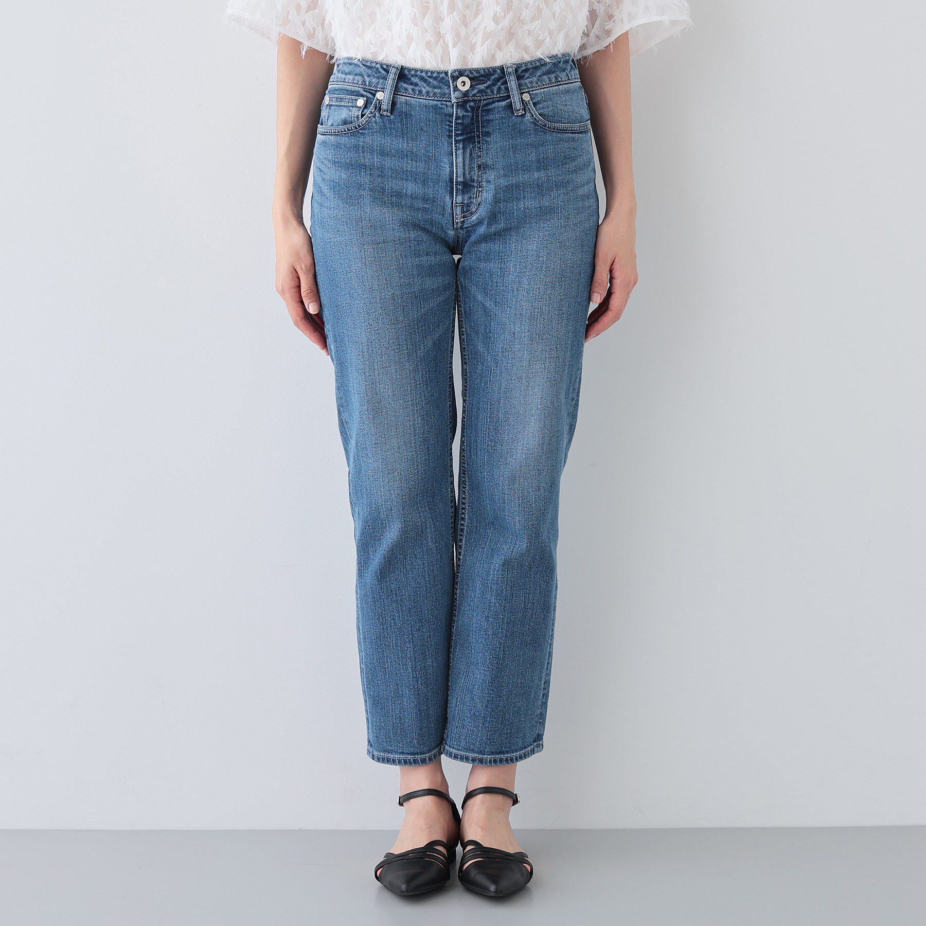 INDIVI「【春の新色登場！褒められデニム】スリムストレート デニムパンツ」|デニム|