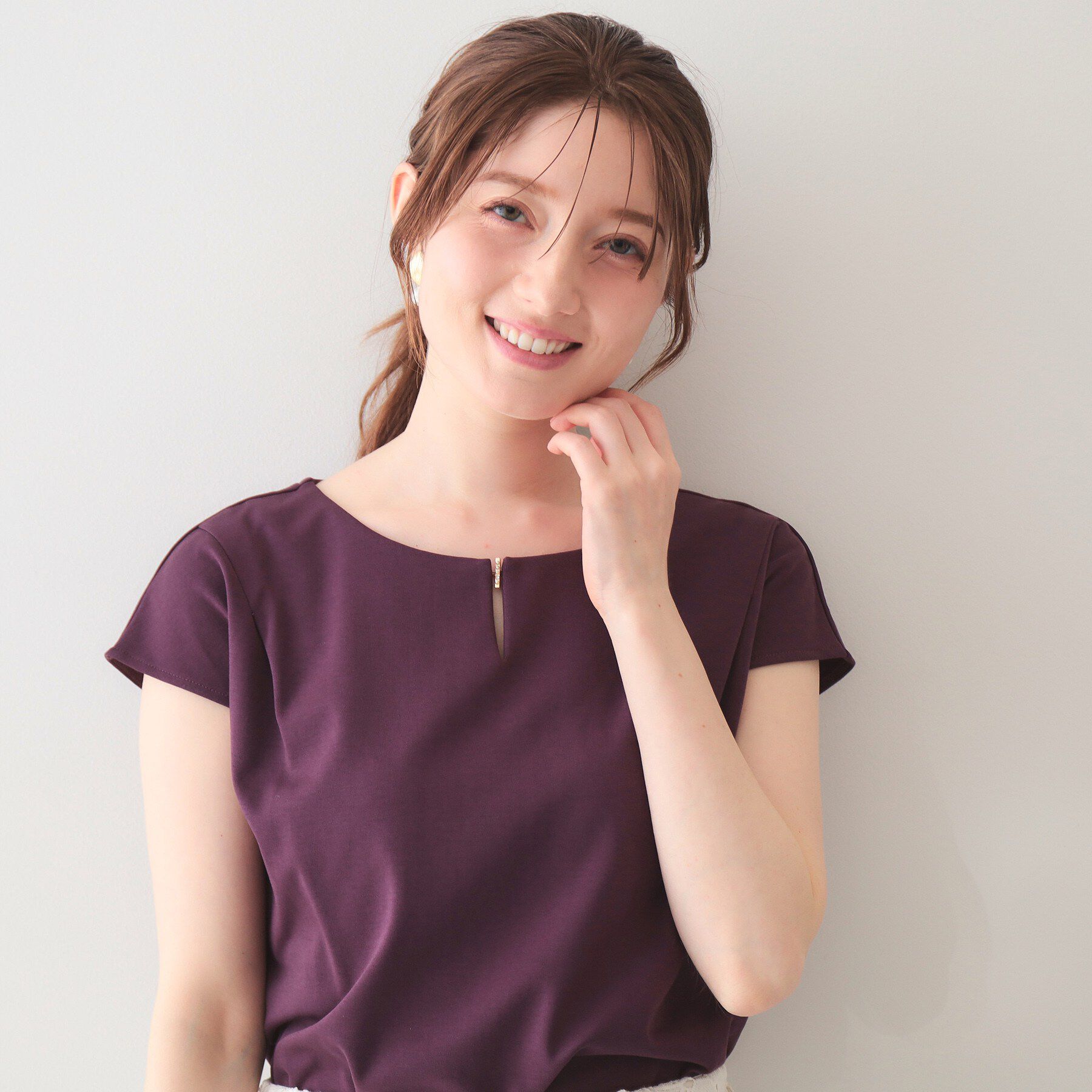 index「【接触冷感】ビジューキーネックフレンチトップス《UVケア／洗濯機OK／XS～3L／8col》」|Tシャツ・カットソー|ボルドー(064)