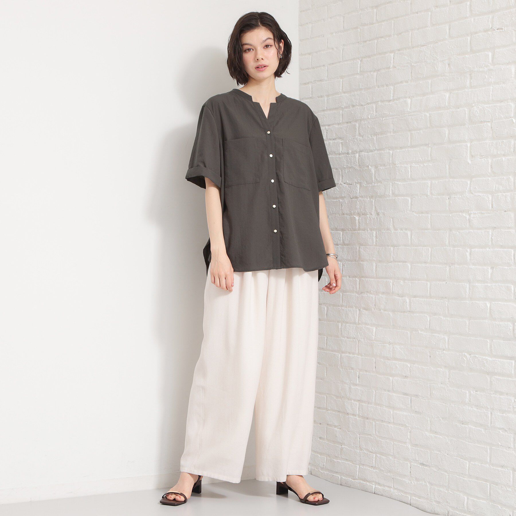 THE SHOP TK「【M-XL/二の腕カバー】ダブルポケット金ボタン 5分袖シャツ」|シャツ・ブラウス|