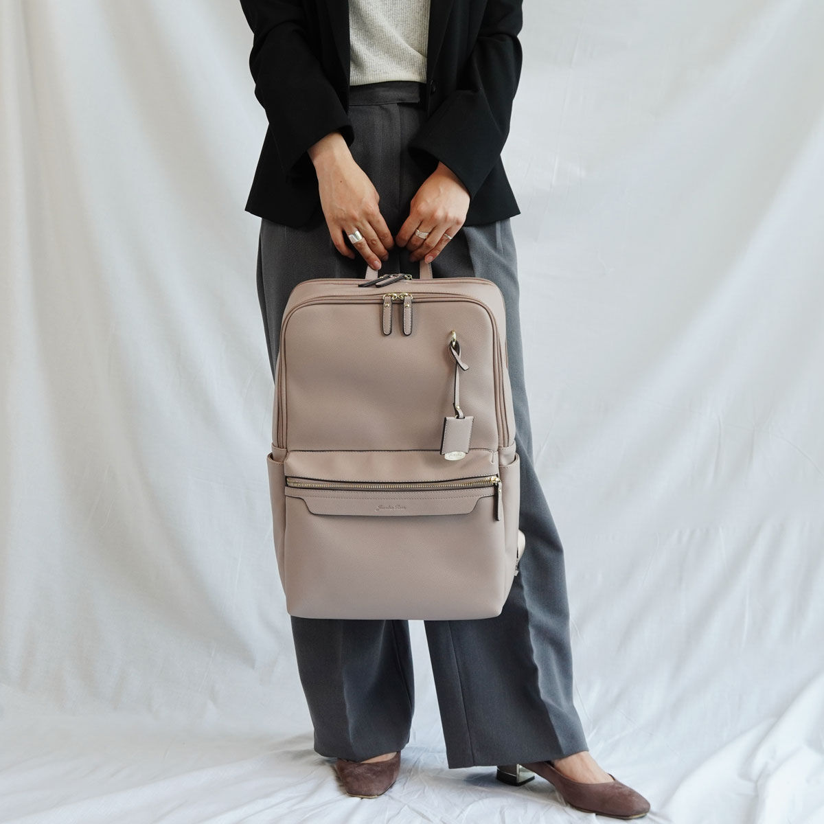 Jewelna Rose「ジュエルナローズ リモハピ2 リュックサック 合皮 B4 PC収納 通勤 リモートワーク 15.6インチ 10965」|リュック|