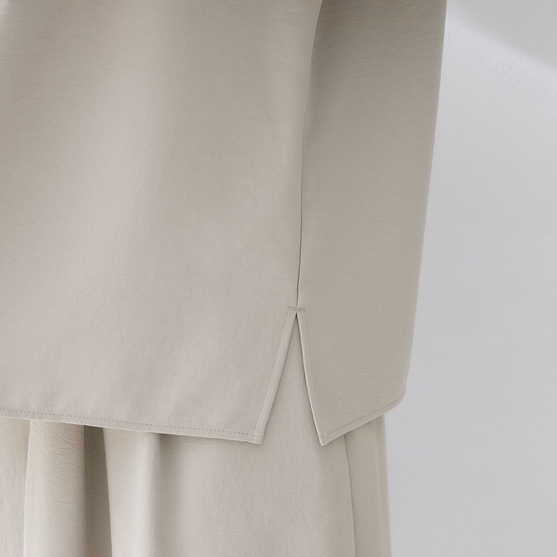 UNTITLED「【古畑星夏さん着用/セットアップ可/イージーケア】リラクミスト 前後2WAYブラウス」|シャツ・ブラウス|
