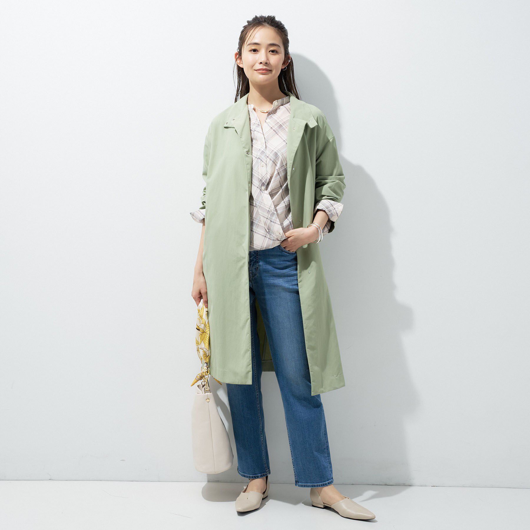 INDIVI「【春の新色登場！褒められデニム】スリムストレート デニムパンツ」|デニム|