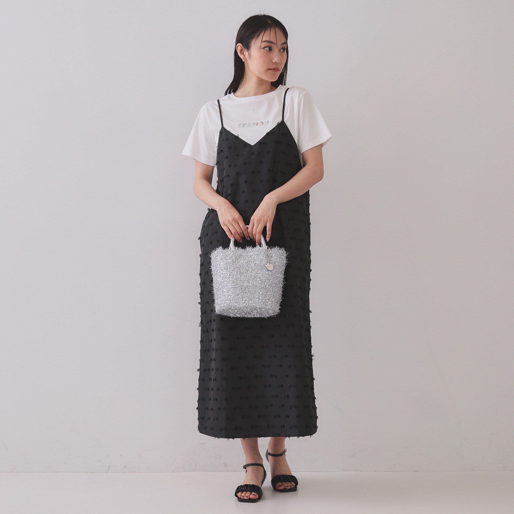 OPAQUE.CLIP「刺繍＆スパンコールロゴTシャツ【洗濯機洗い可】」|Tシャツ・カットソー|