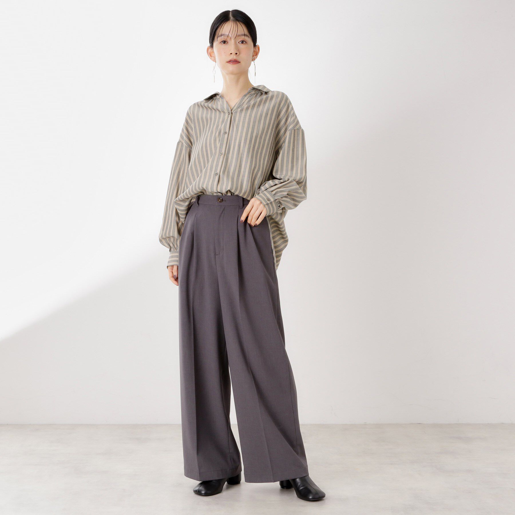 THE SHOP TK「【後ろ姿もサマになる】ストライプ バックシャーリングシャツ/体型カバー/洗える」|シャツ・ブラウス|