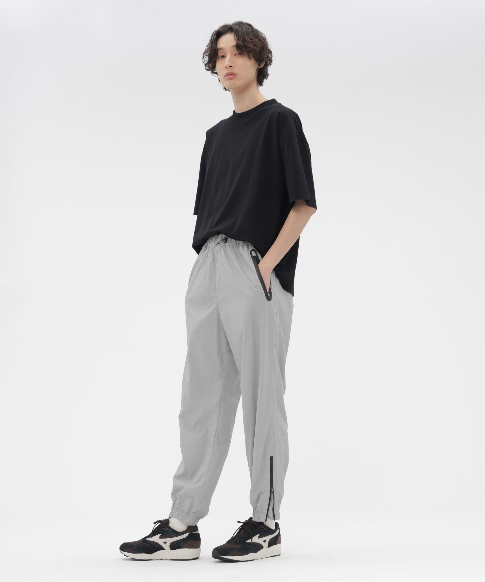 MARGARET HOWELL「RECYCLED LIGHTWEIGHT NYLON POPLIN TROUSERS」|その他|MID GREY2