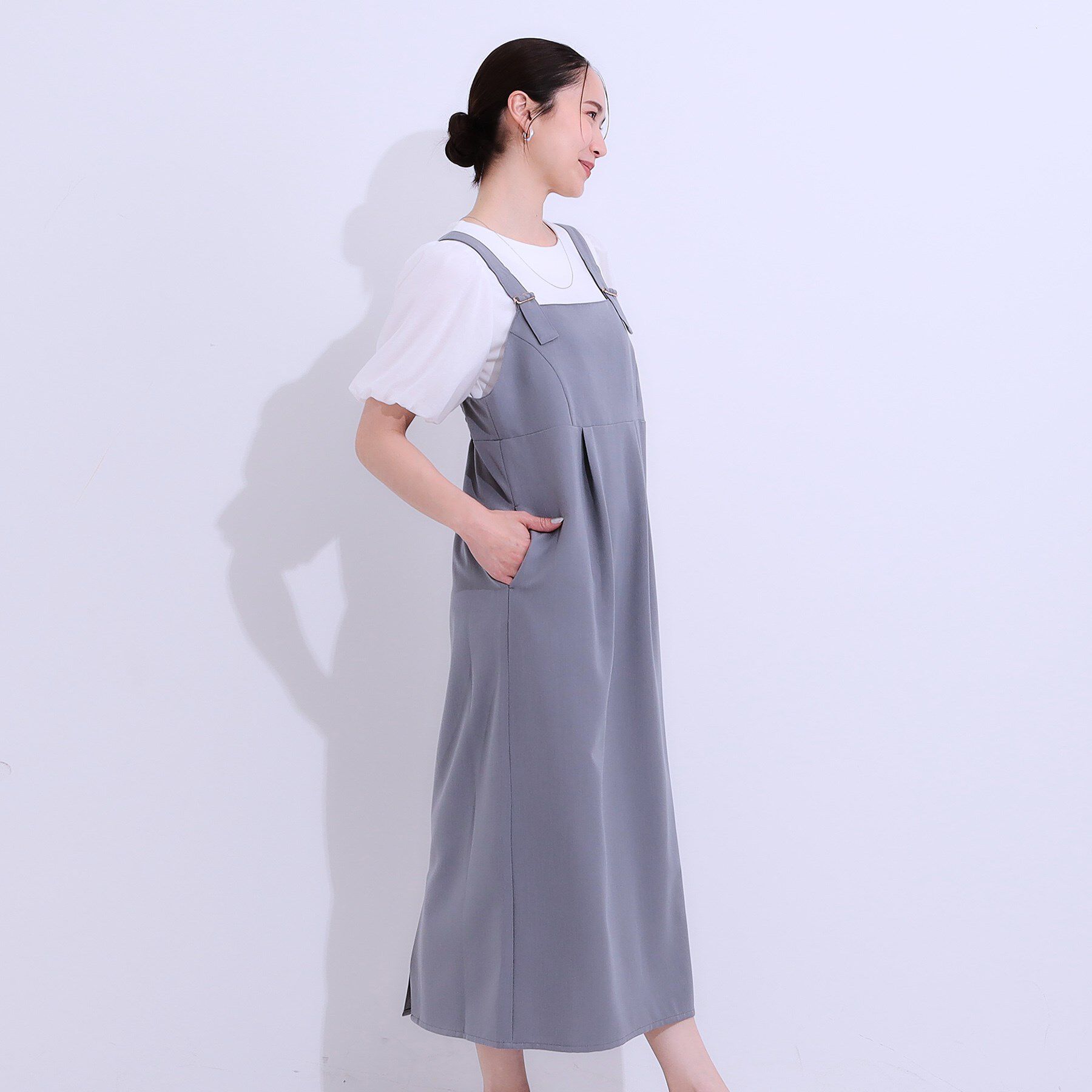 SHOO･LA･RUE「【S-LL/肩紐調整可能】Iラインシルエットですっきりと タック切替ジャンドレ」|ワンピース|