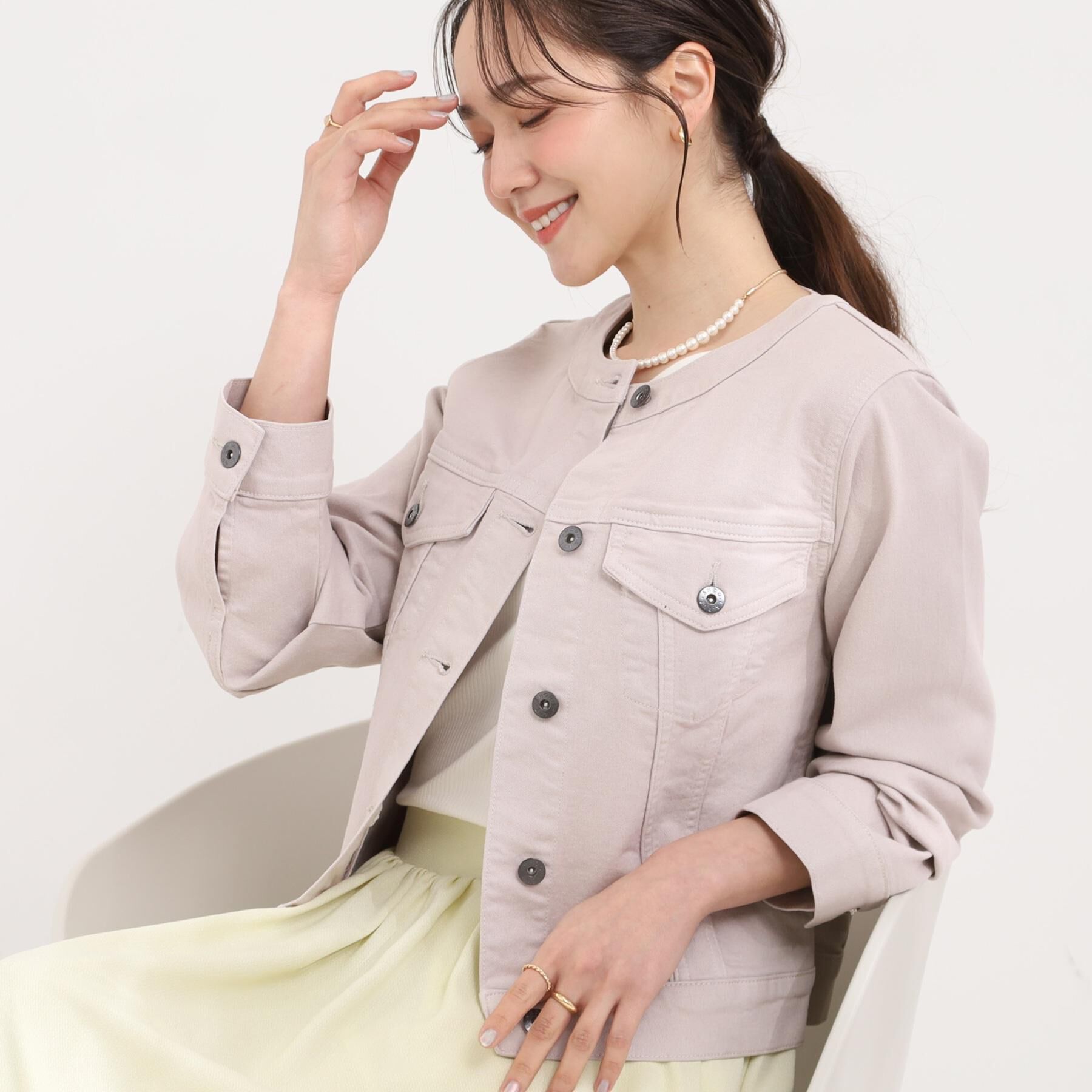 SHOO･LA･RUE「【SHOO・LA・RUE DENIM/S-LL/高レビュー】大人のための ノーカラーデニムジャケット」|デニムジャケット|ライトグレー(011
