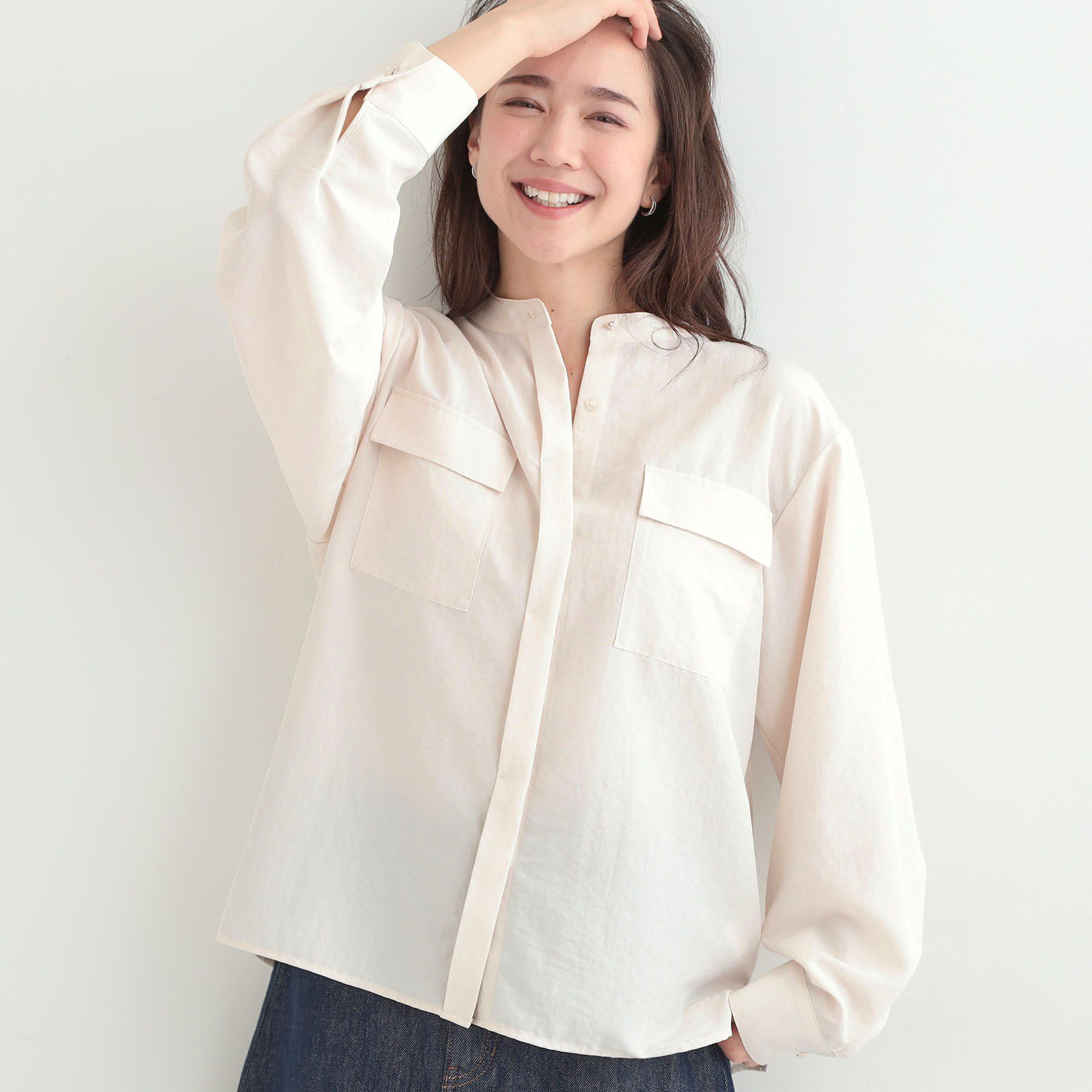 SHOO･LA･RUE「【洗濯後しわになりにくい/S-LL/UV】きれいめにもラフにも　フラップポケットがポイントのバンドカ」|シャツ・ブラウス|ライトベージュ(05
