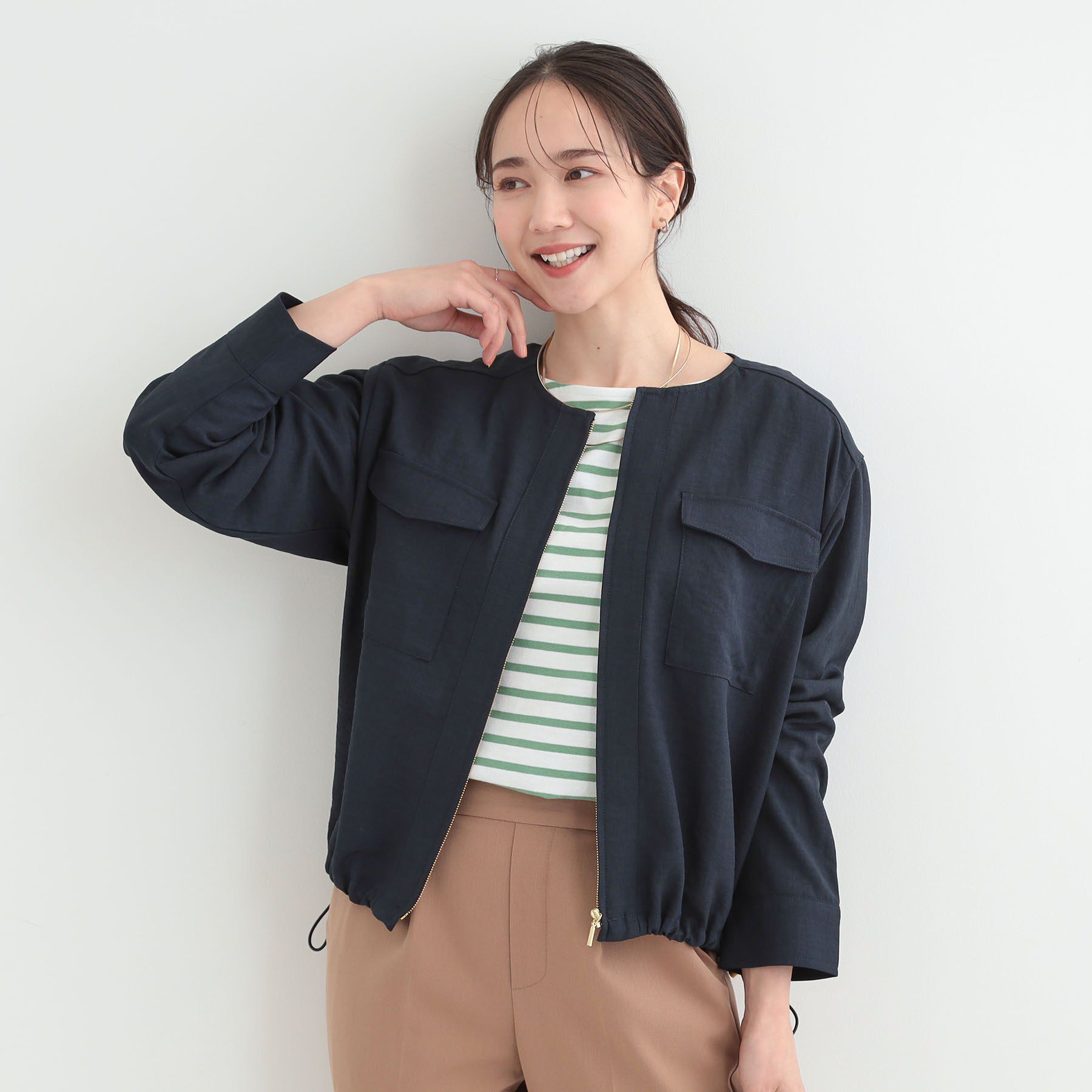 SHOO･LA･RUE「【S-LL】サッと羽織れてきれい見え　フラップポケット ノーカラーブルゾン」|ブルゾン・スタジャン|